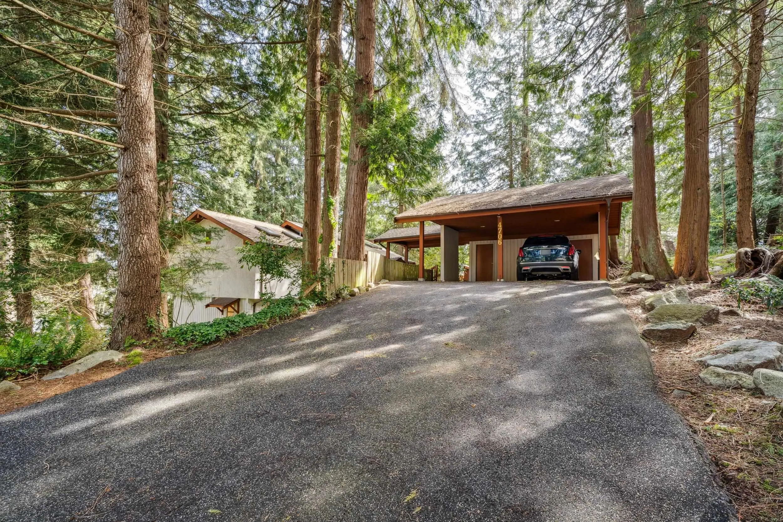 4706 Meadfeild Road