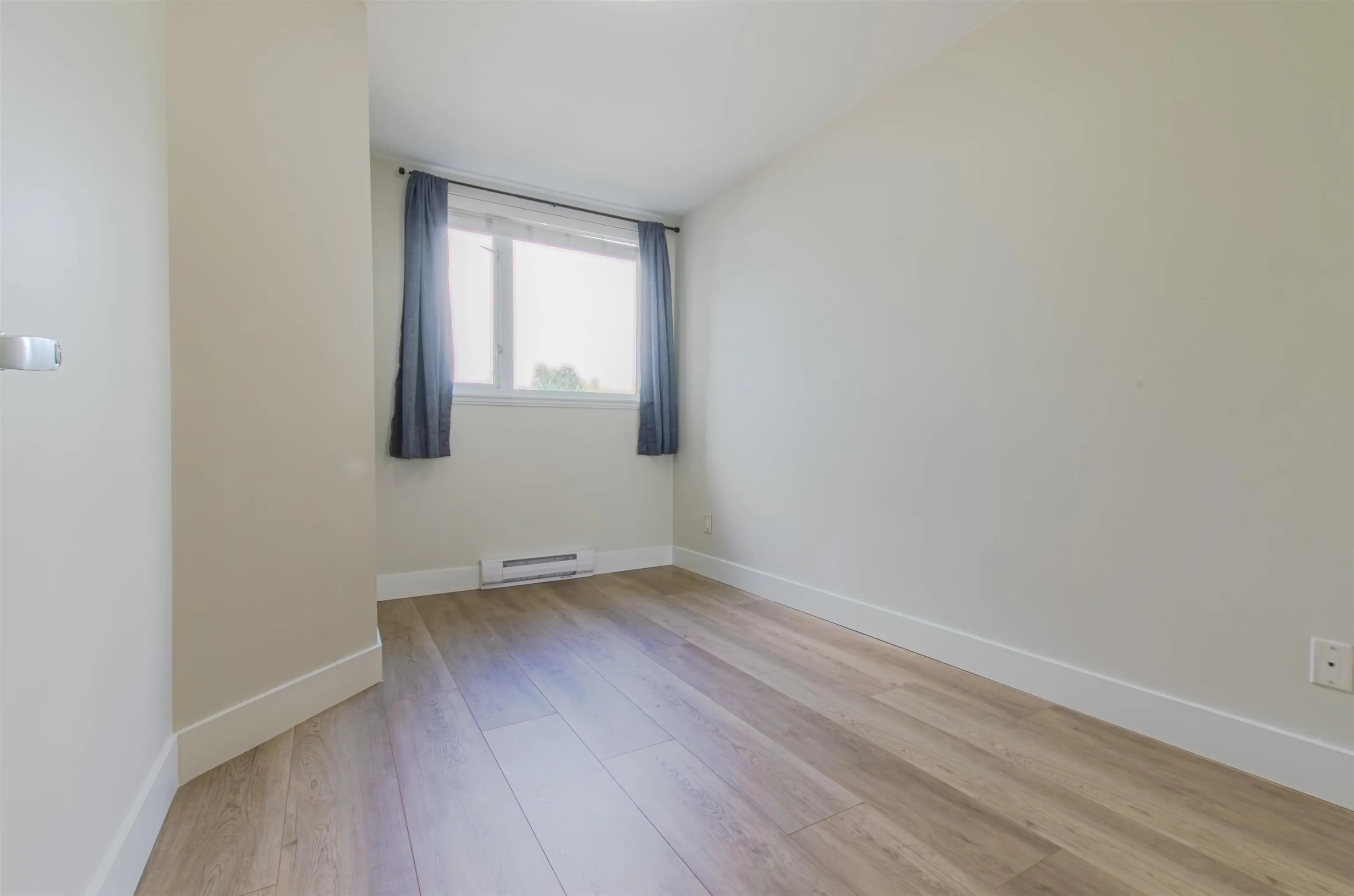 209 10822 City Parkway