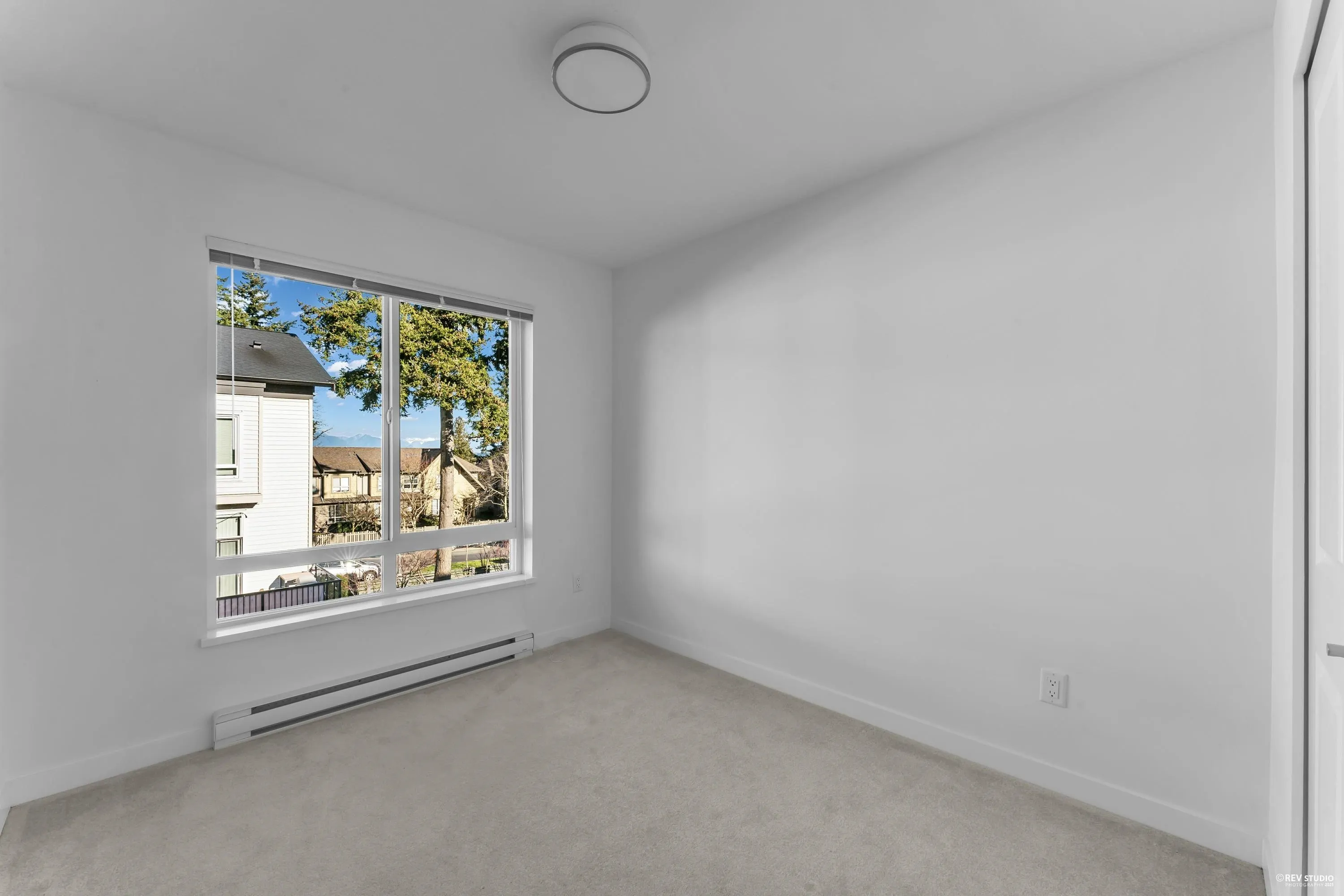 35 15828 27 Avenue