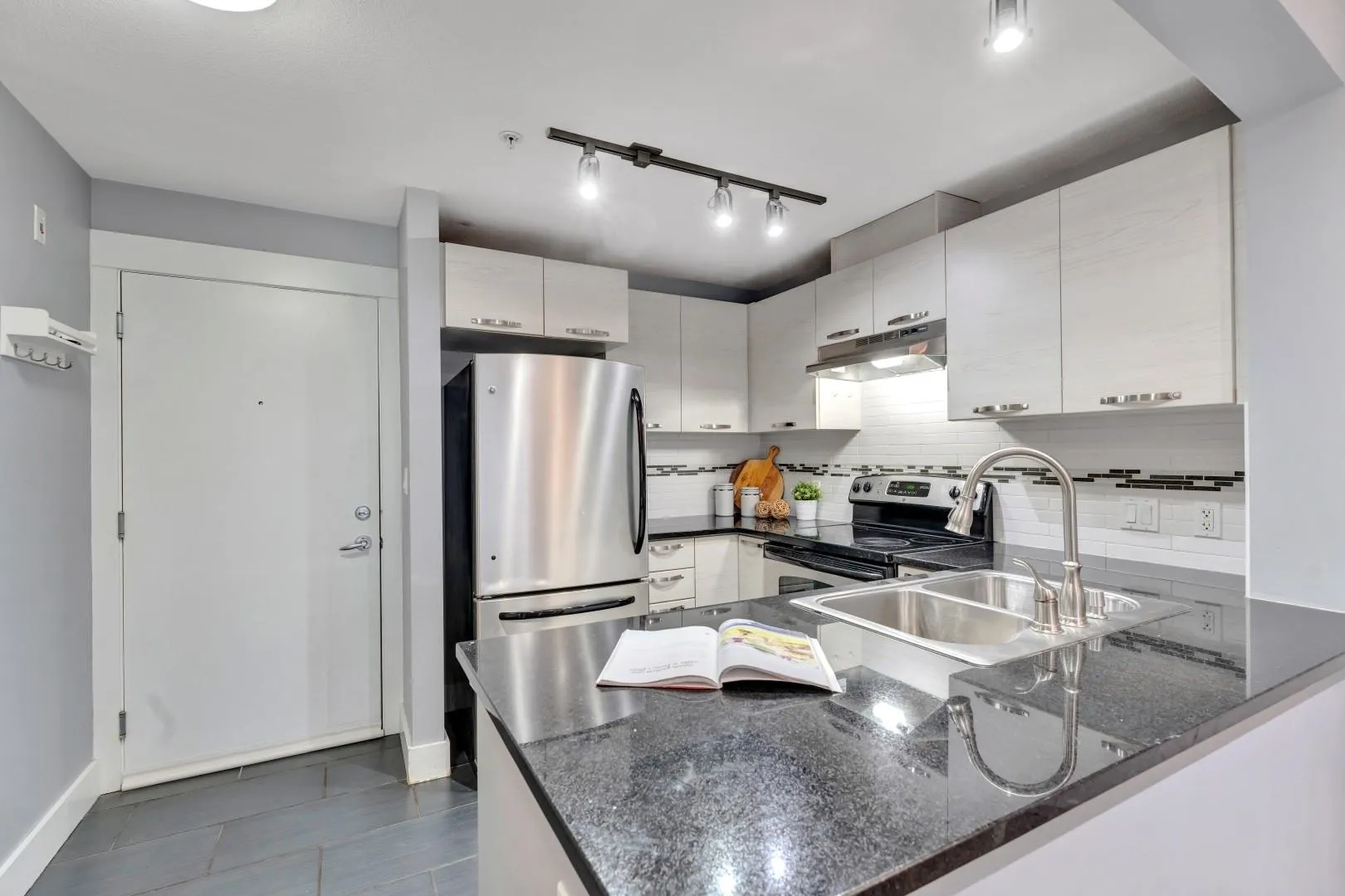 308 7478 Byrnepark Walk