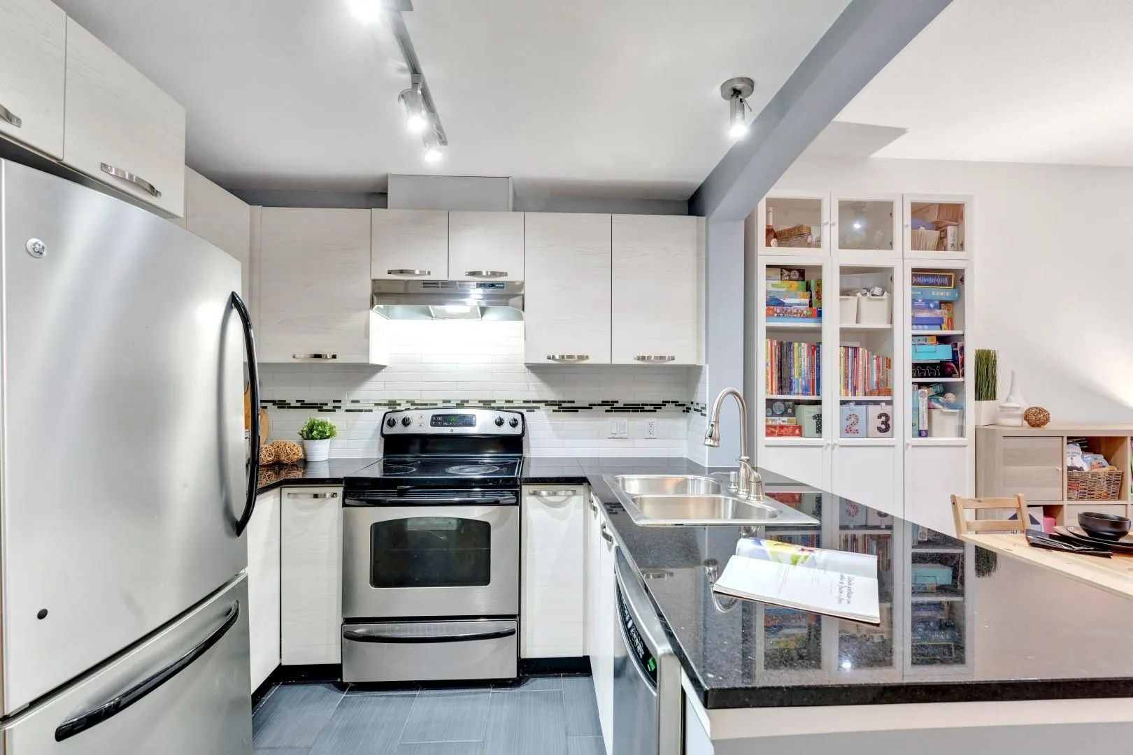 308 7478 Byrnepark Walk