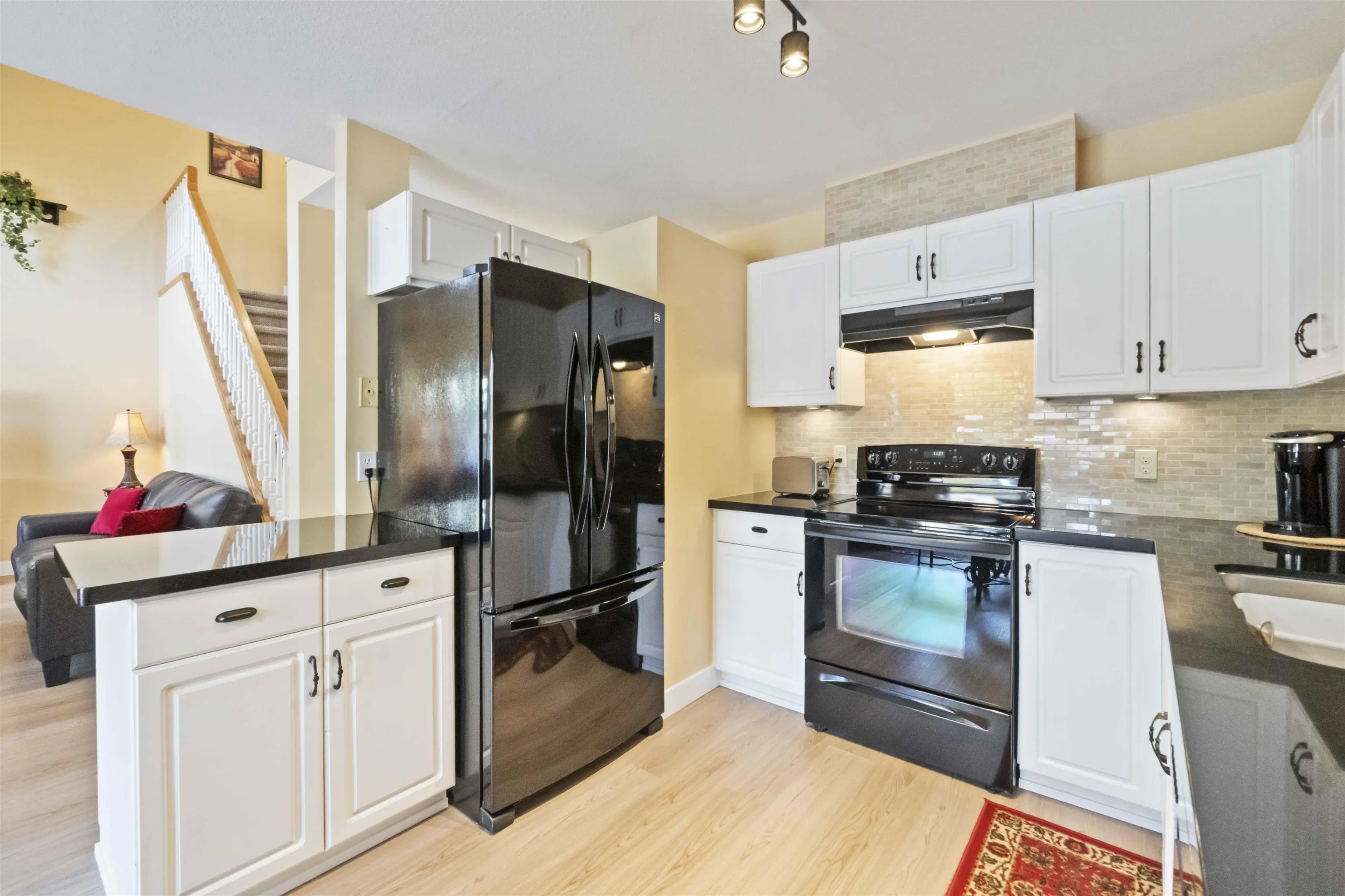 11 11860 210 Street