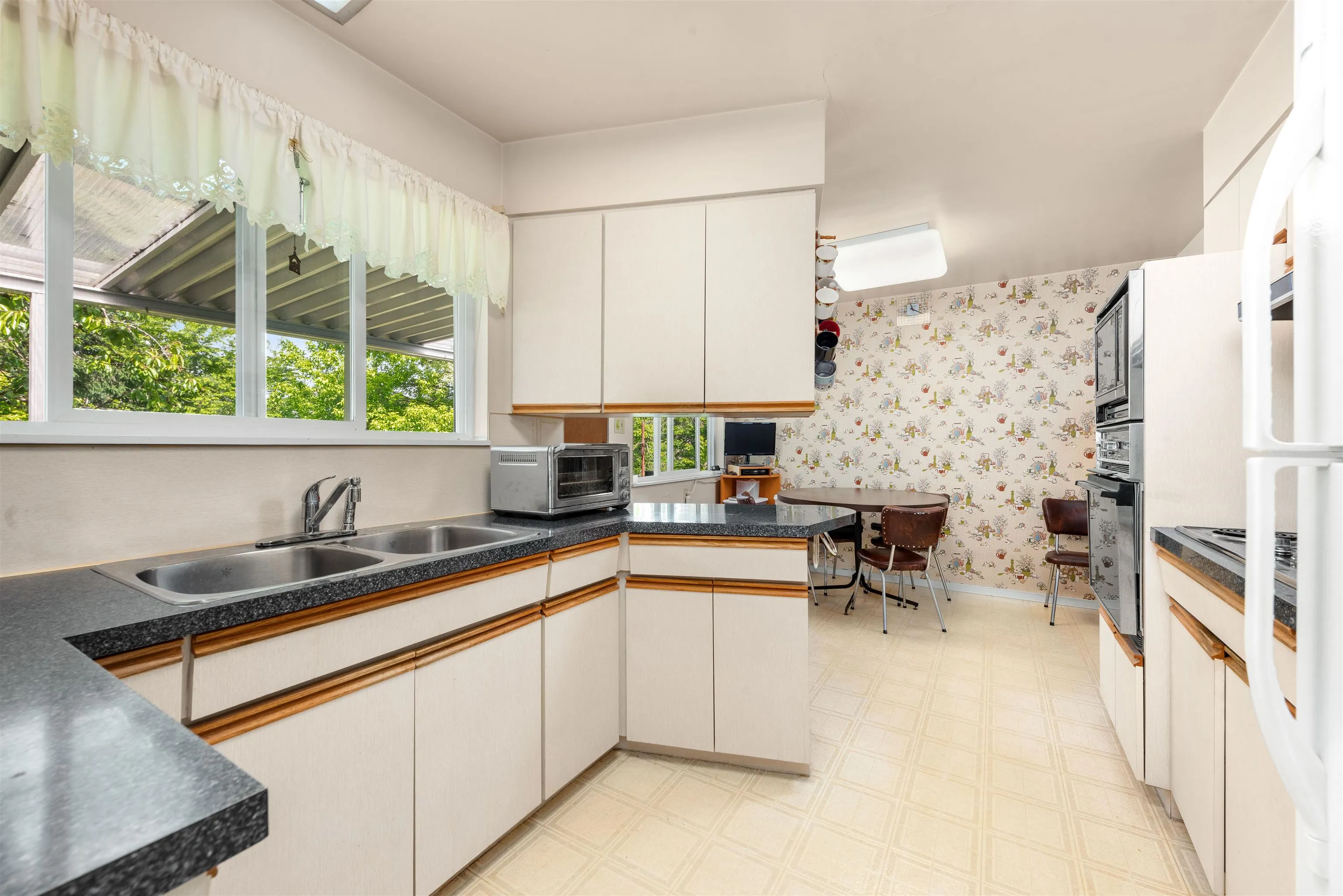 7482 Kraft Place