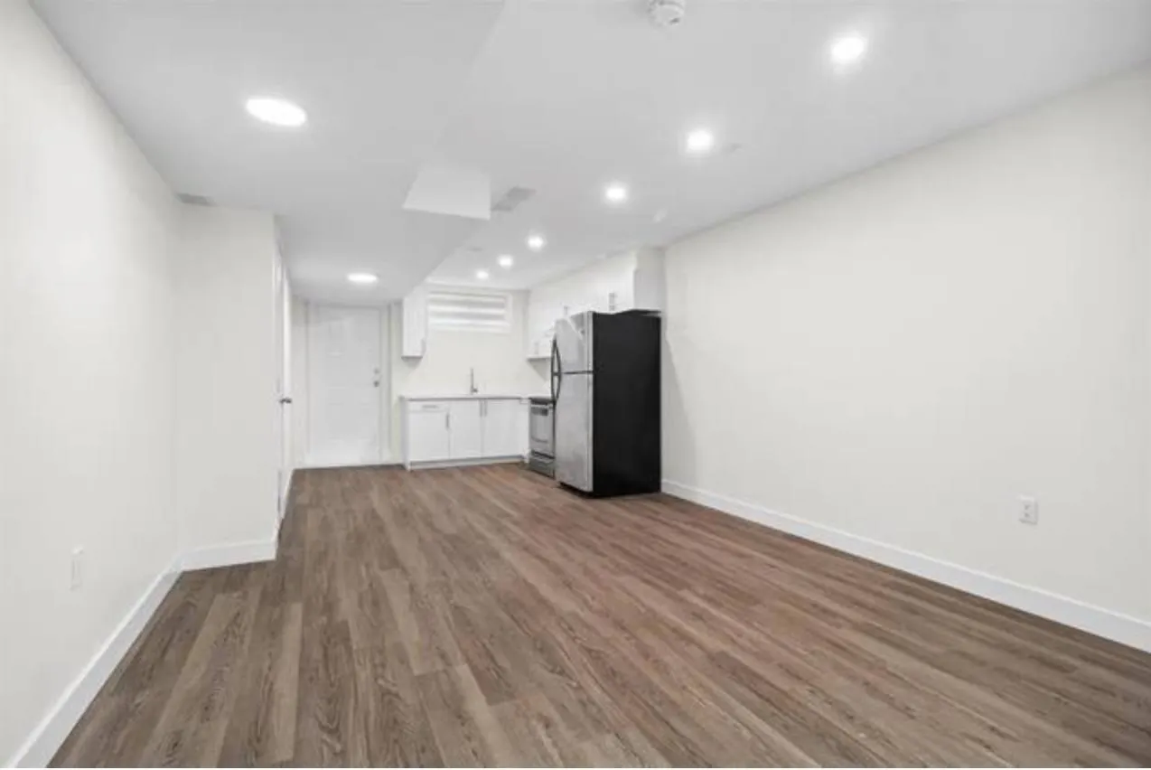 Suite 10320 243 St