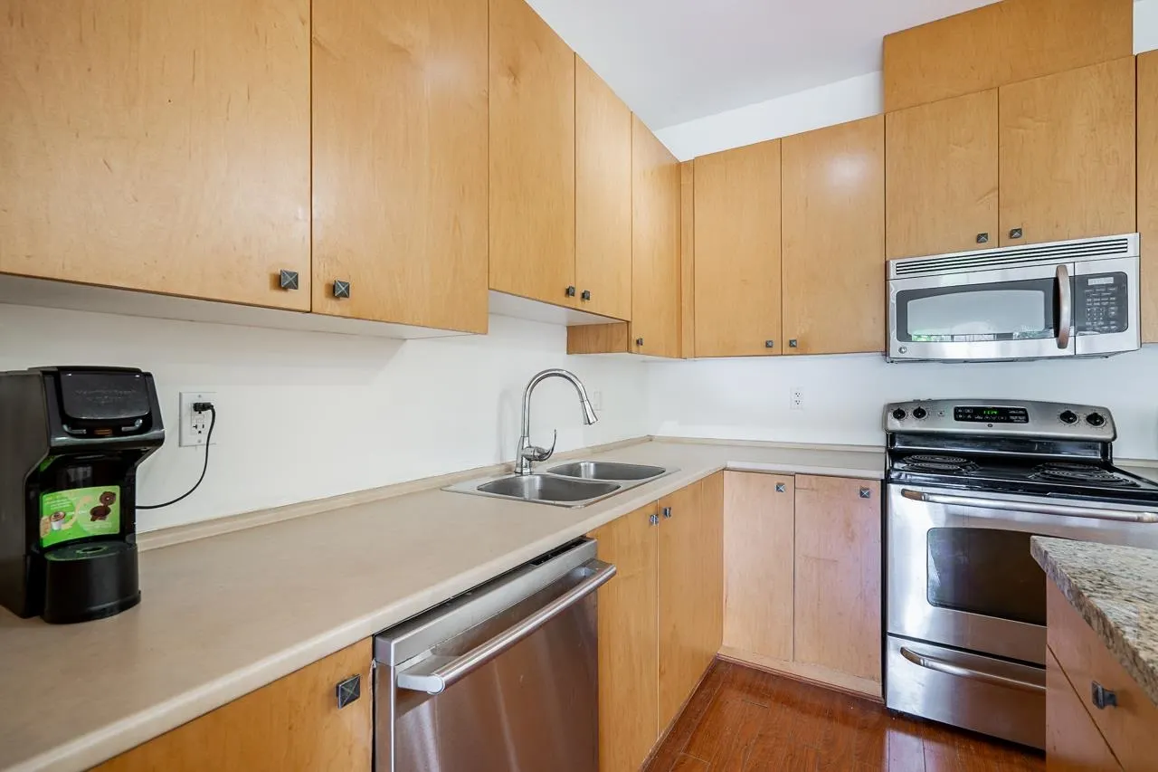 509 8717 160 Street