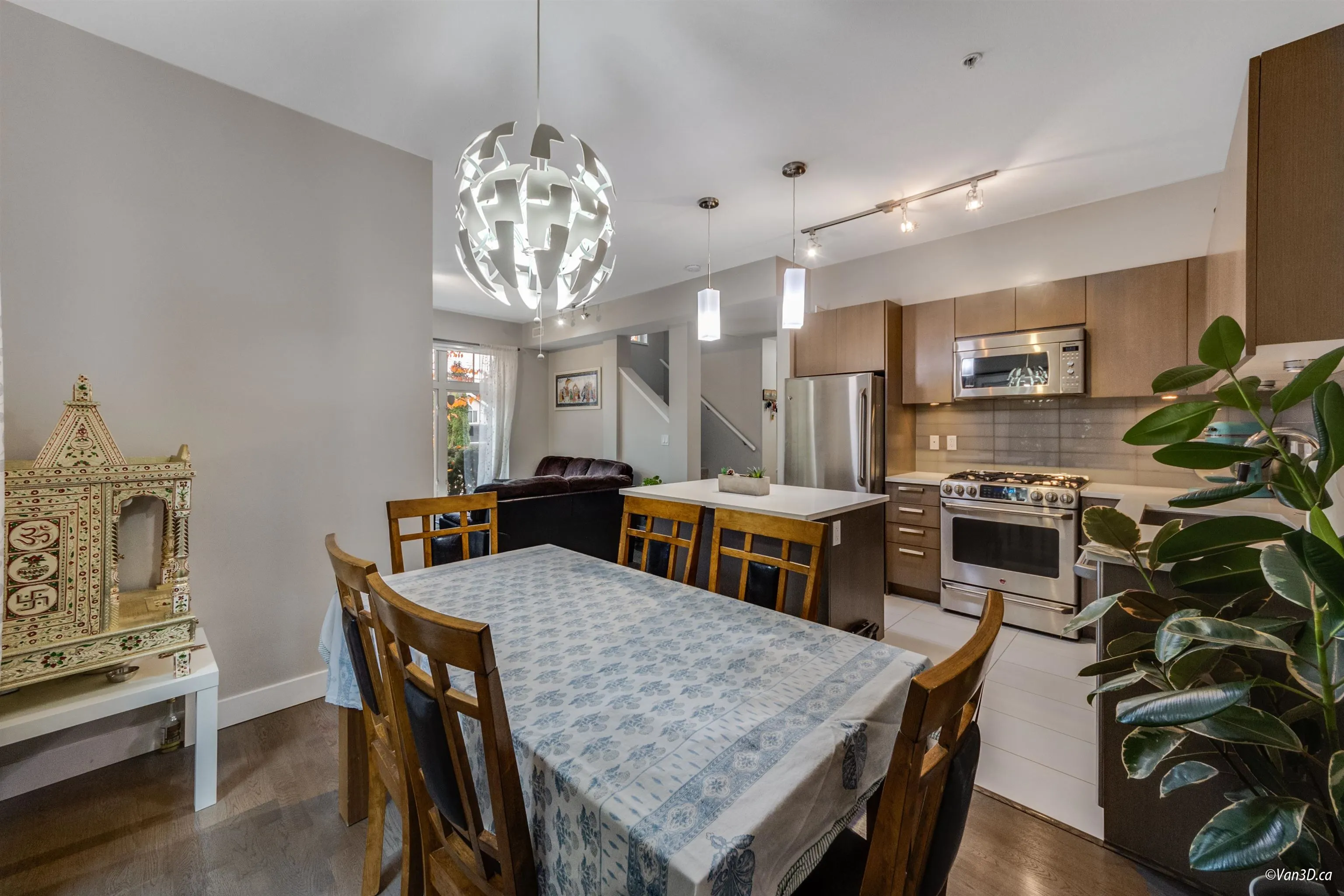 9 10119 River Drive