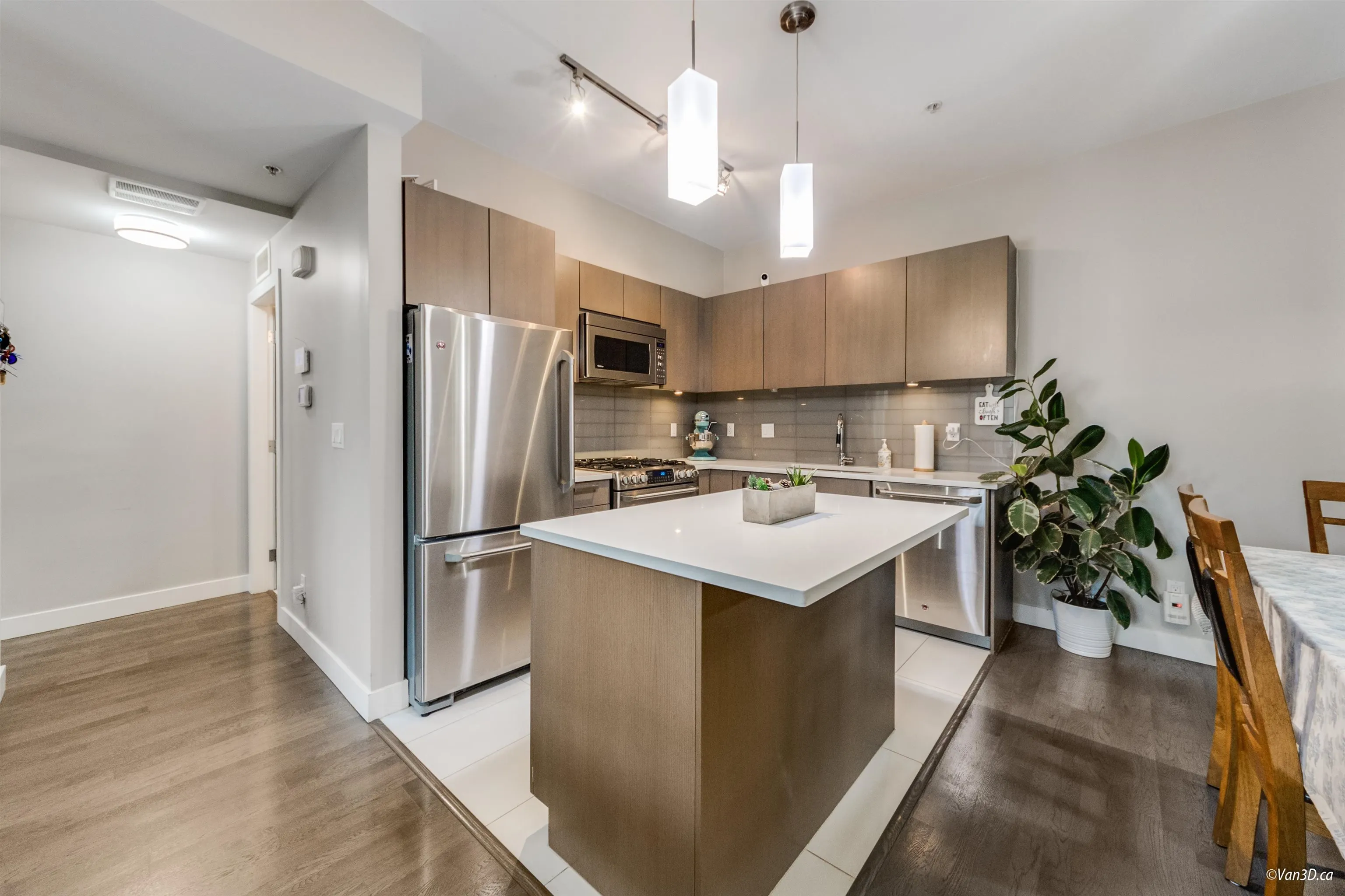 9 10119 River Drive