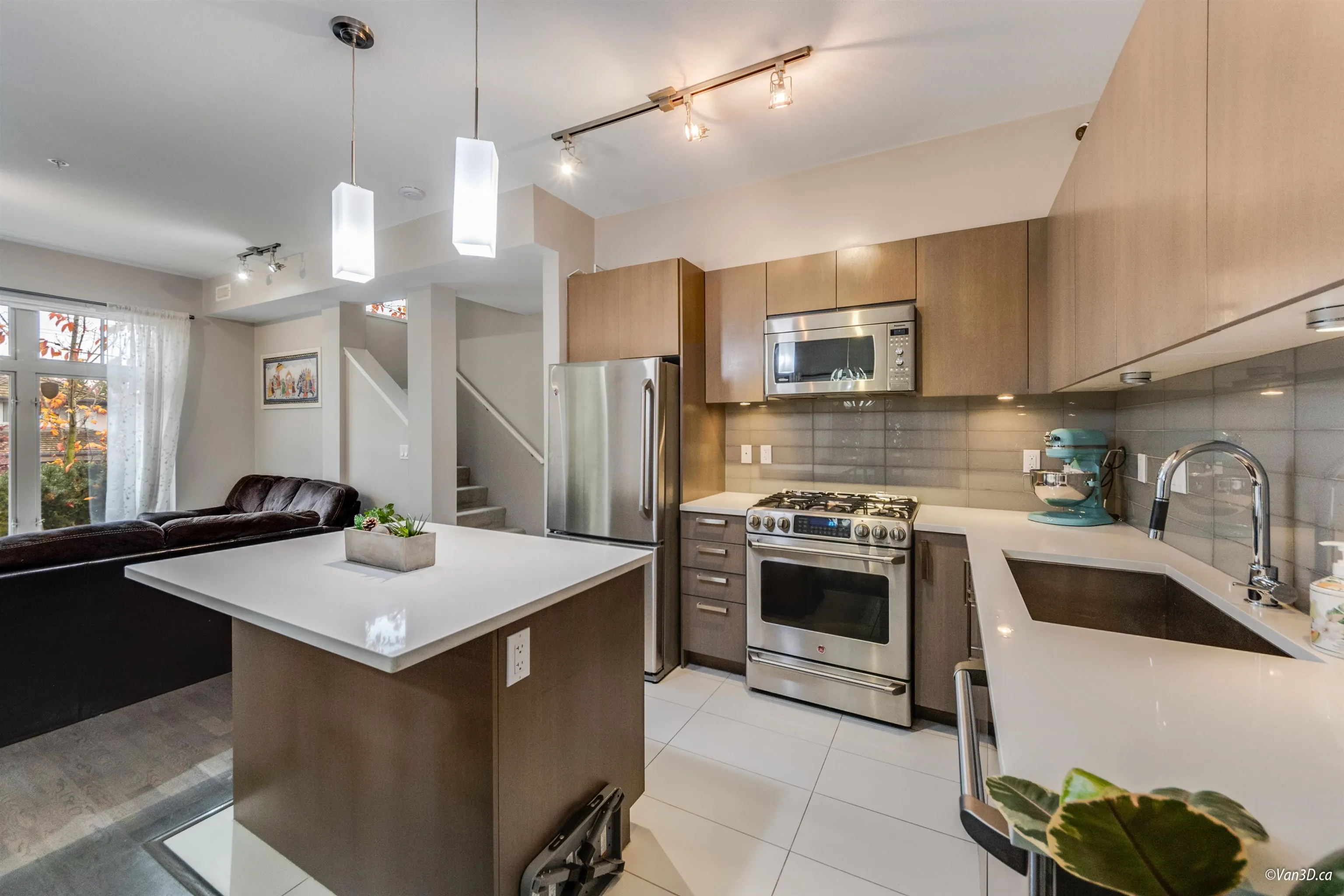 9 10119 River Drive