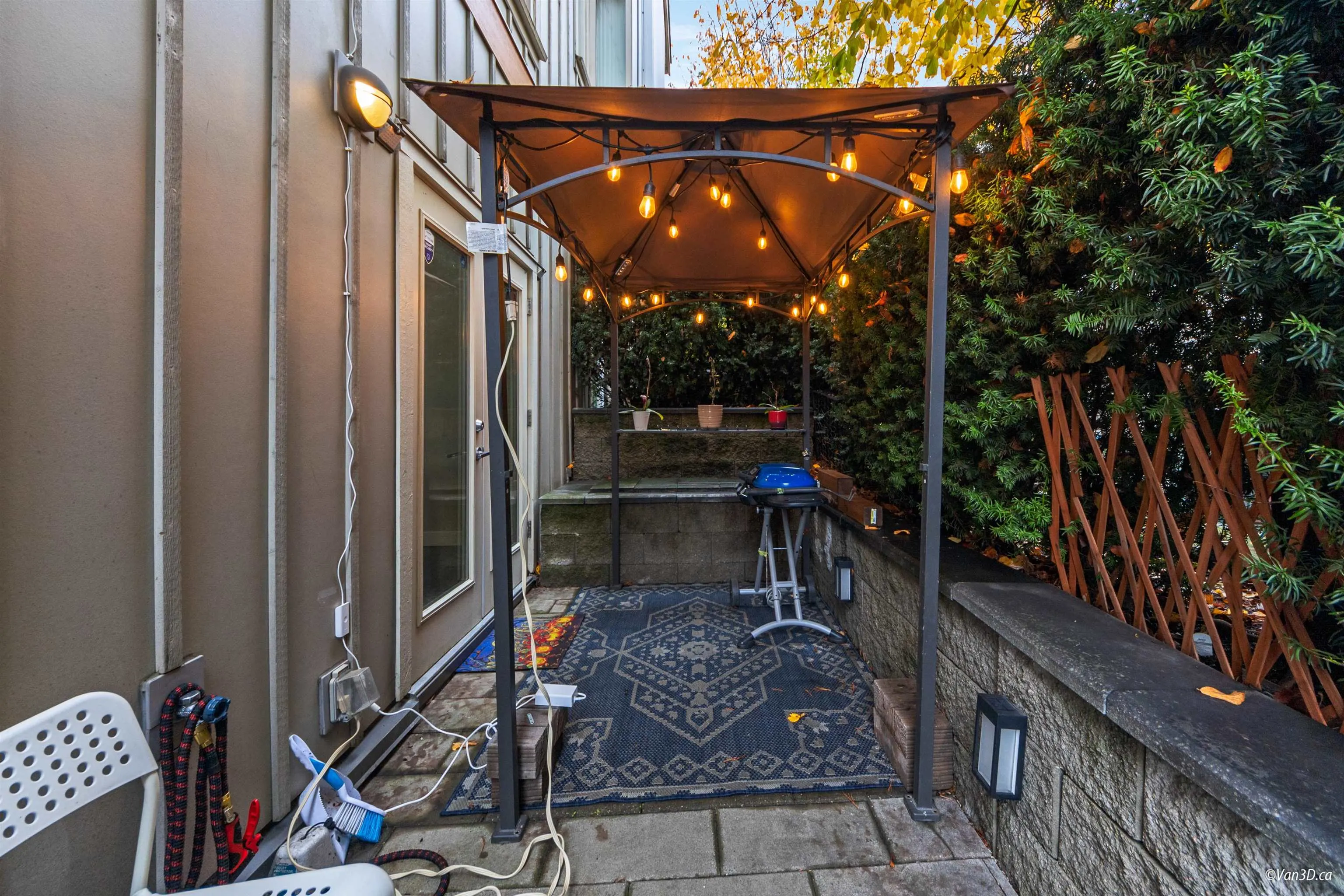 9 10119 River Drive