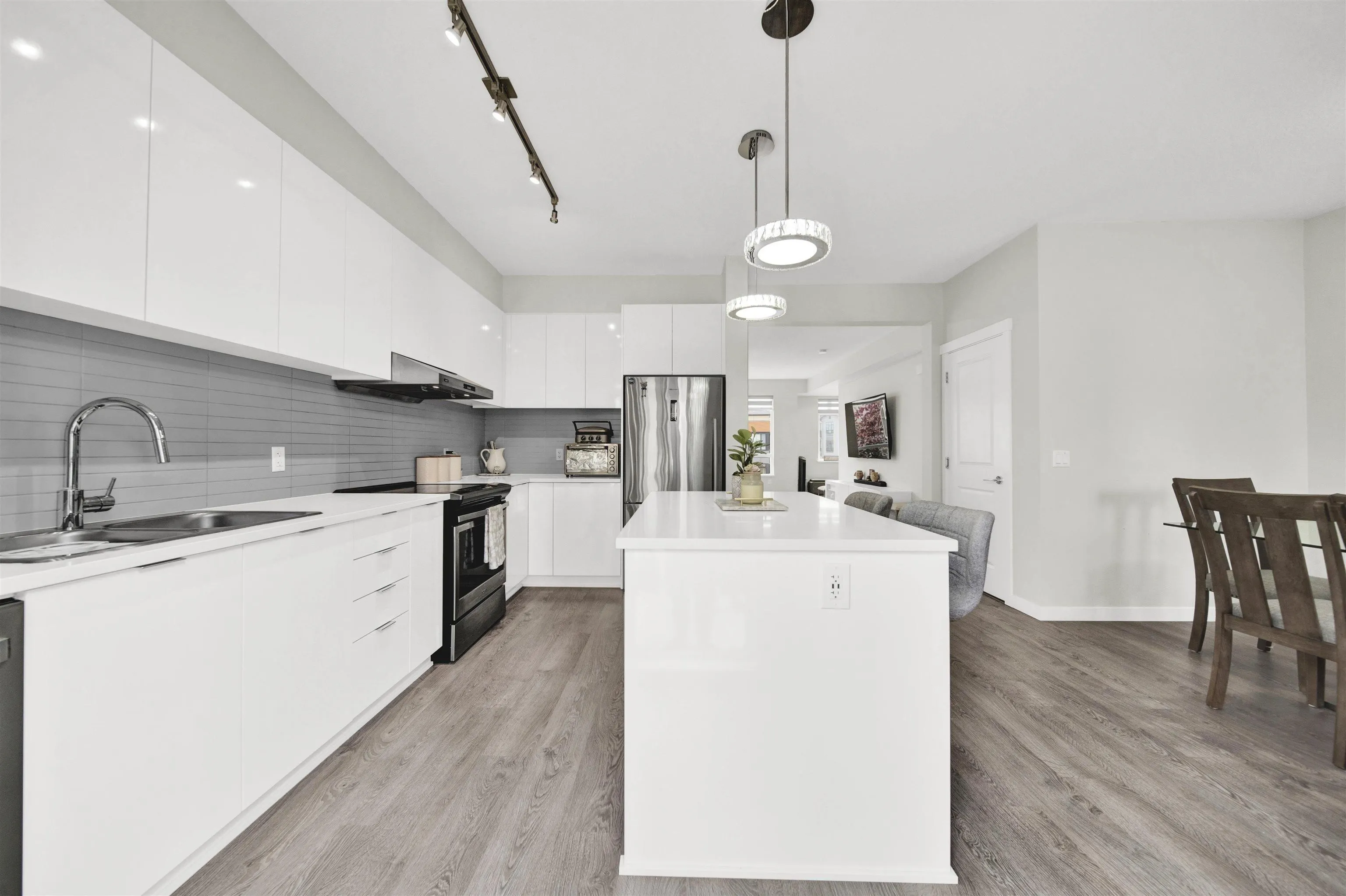 147 15111 Edmund Drive