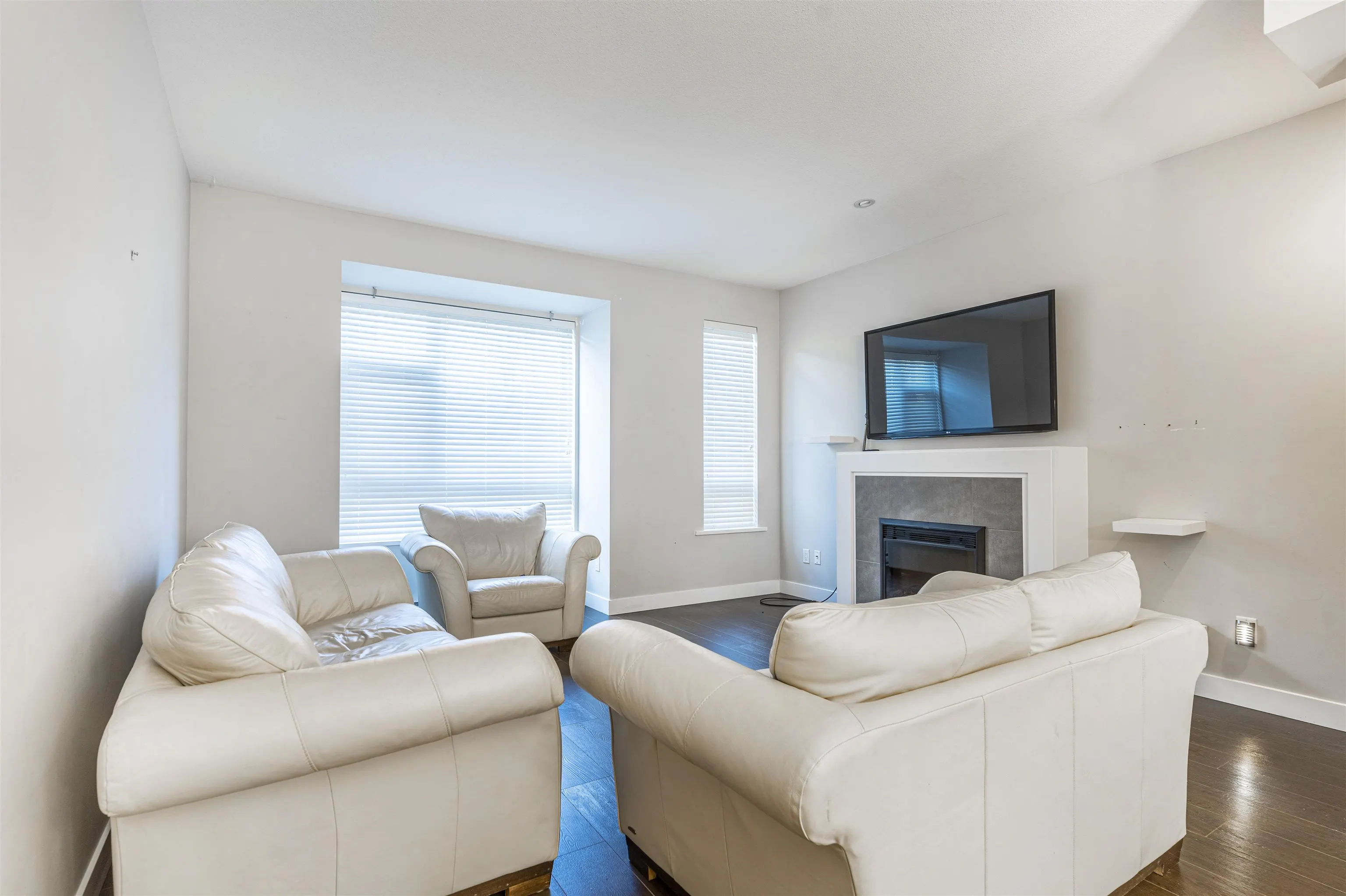 88 5888 144 Street