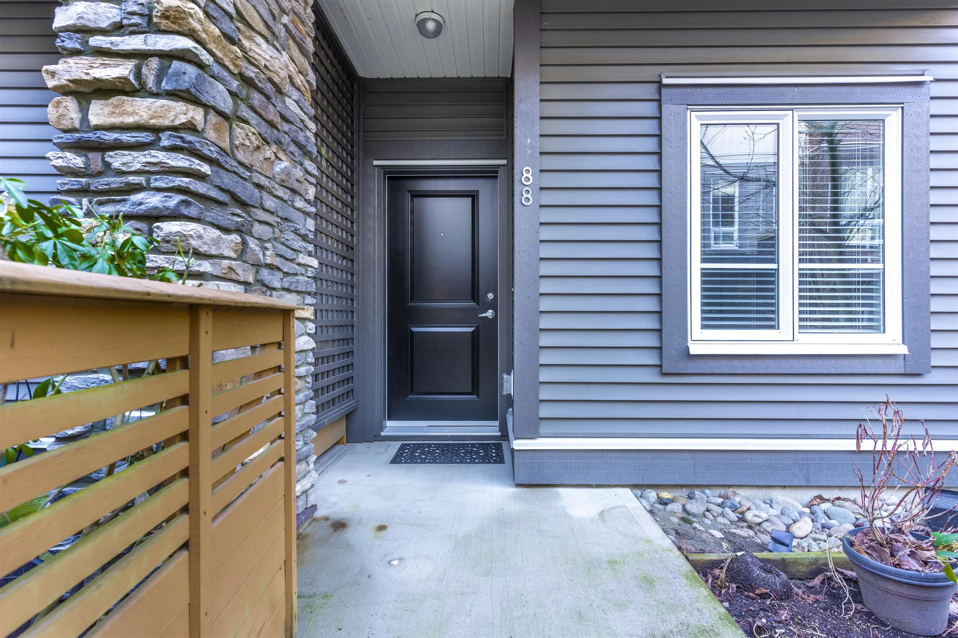 88 5888 144 Street