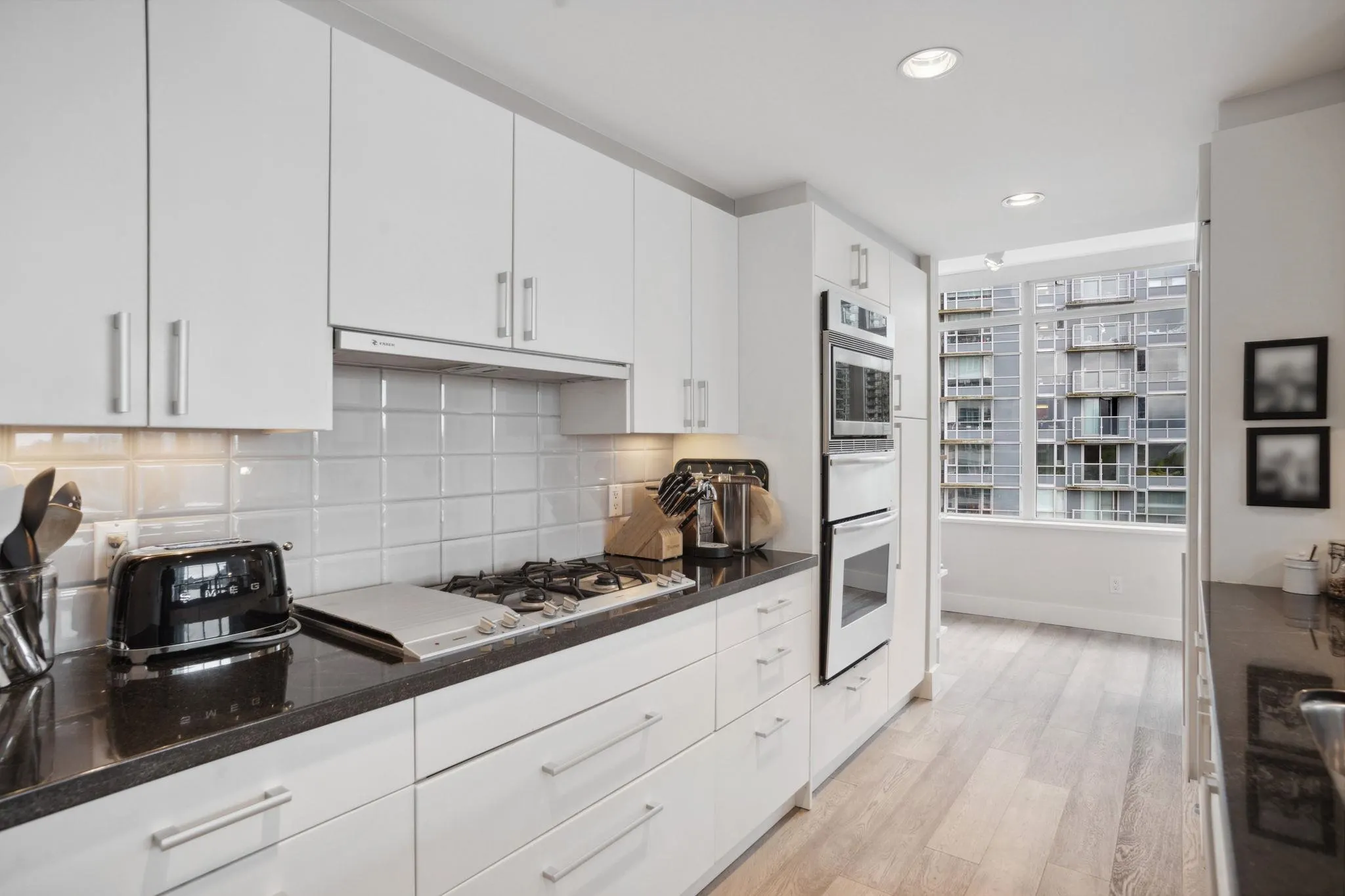 1304 1281 W Cordova Street