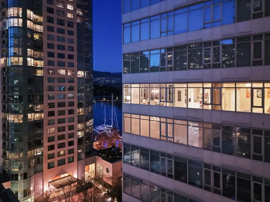 1304 1281 W Cordova Street