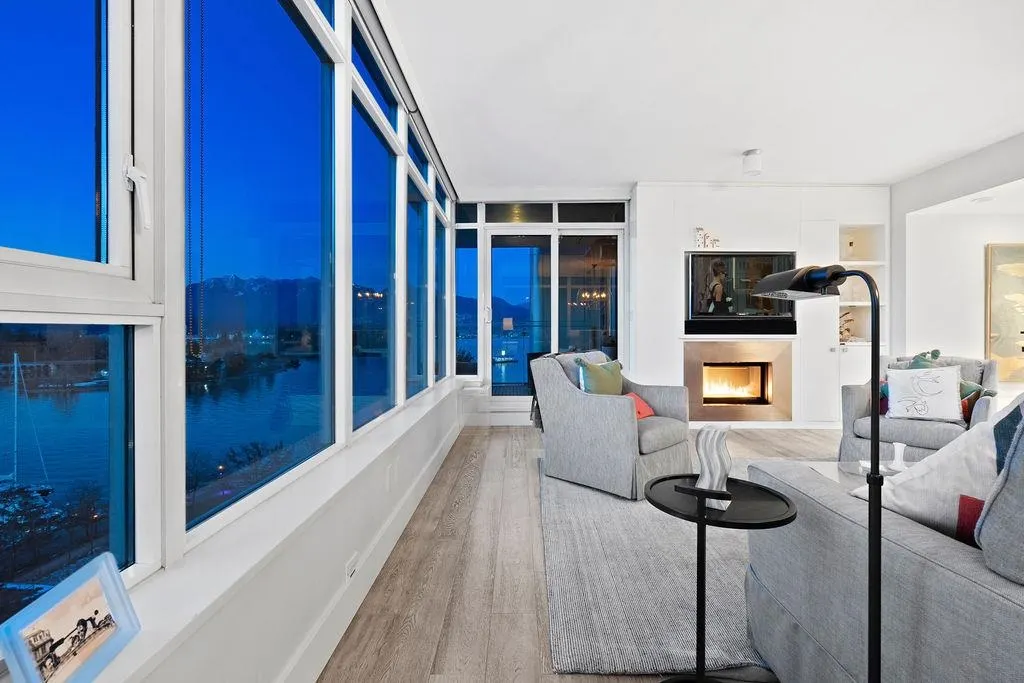 1304 1281 W Cordova Street