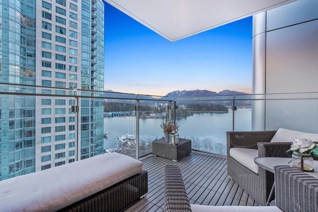 1304 1281 W Cordova Street
