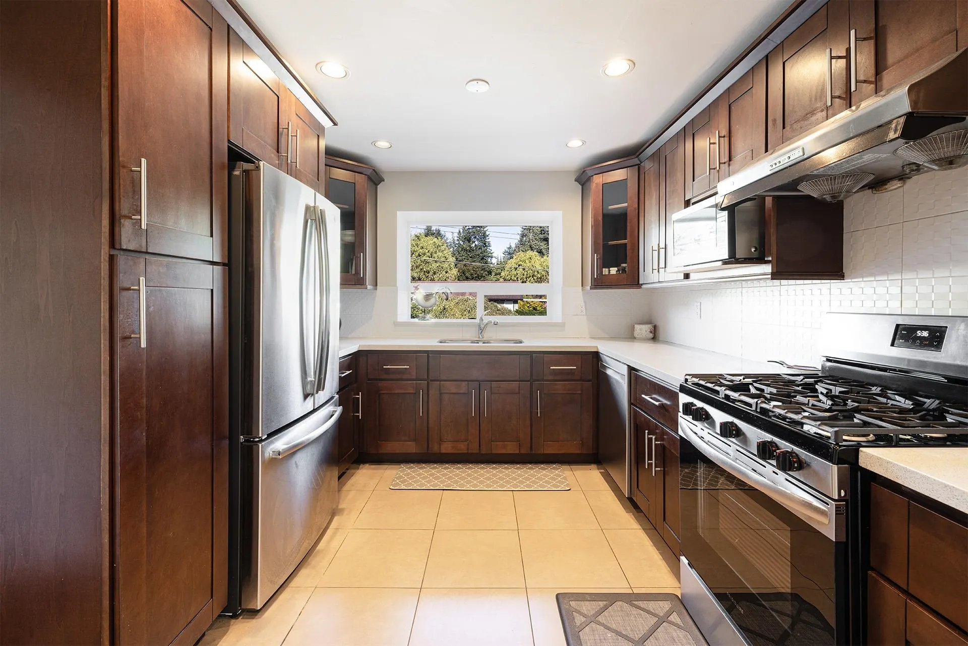 11055 Lincoln Drive