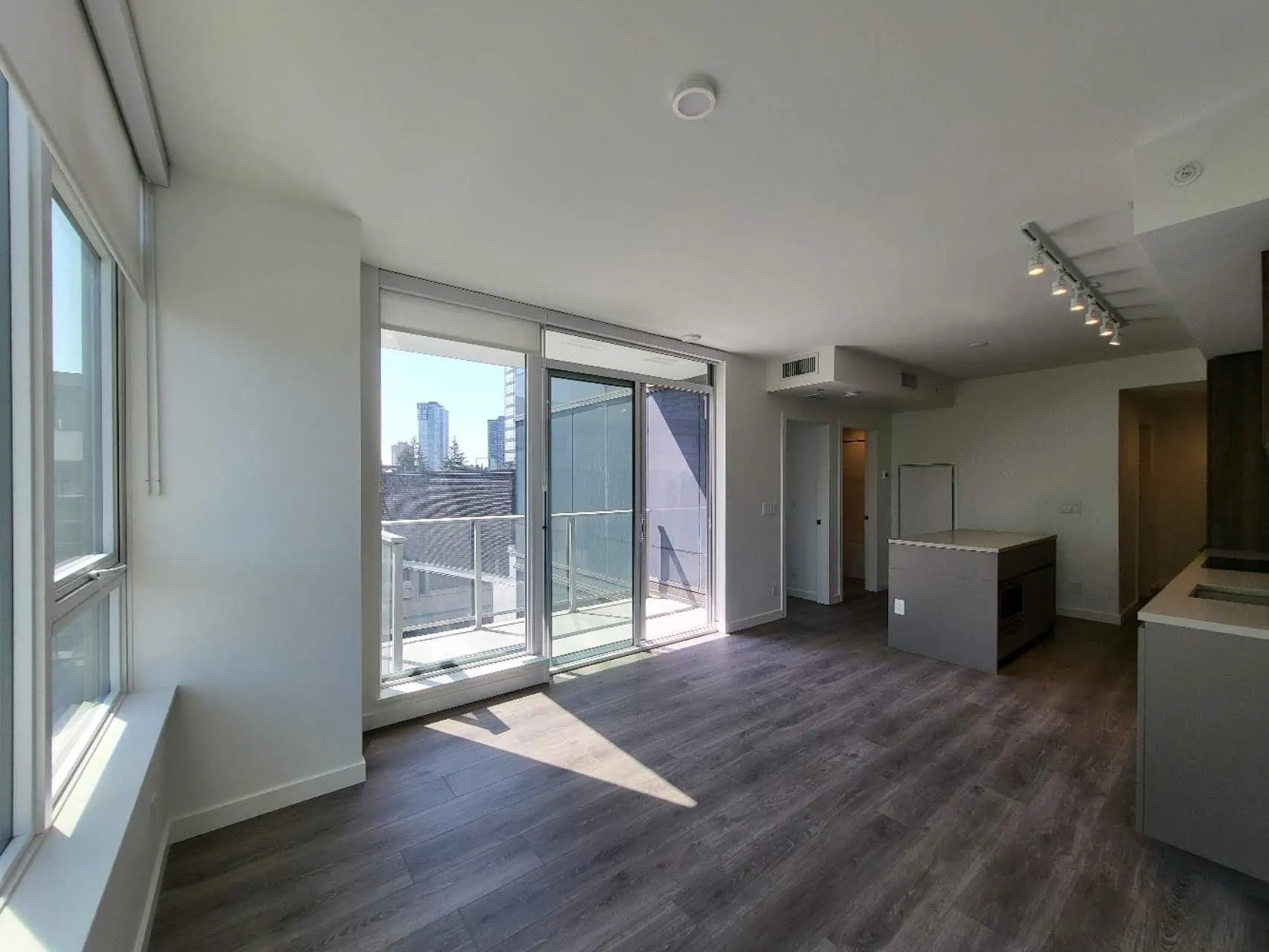 608 10448 University Drive