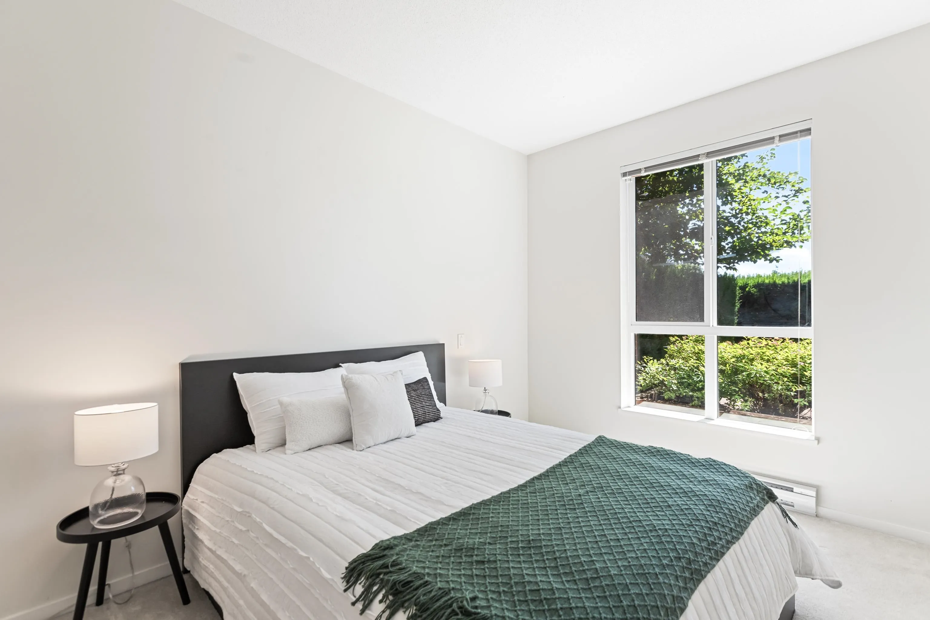 102 1135 Windsor Mews