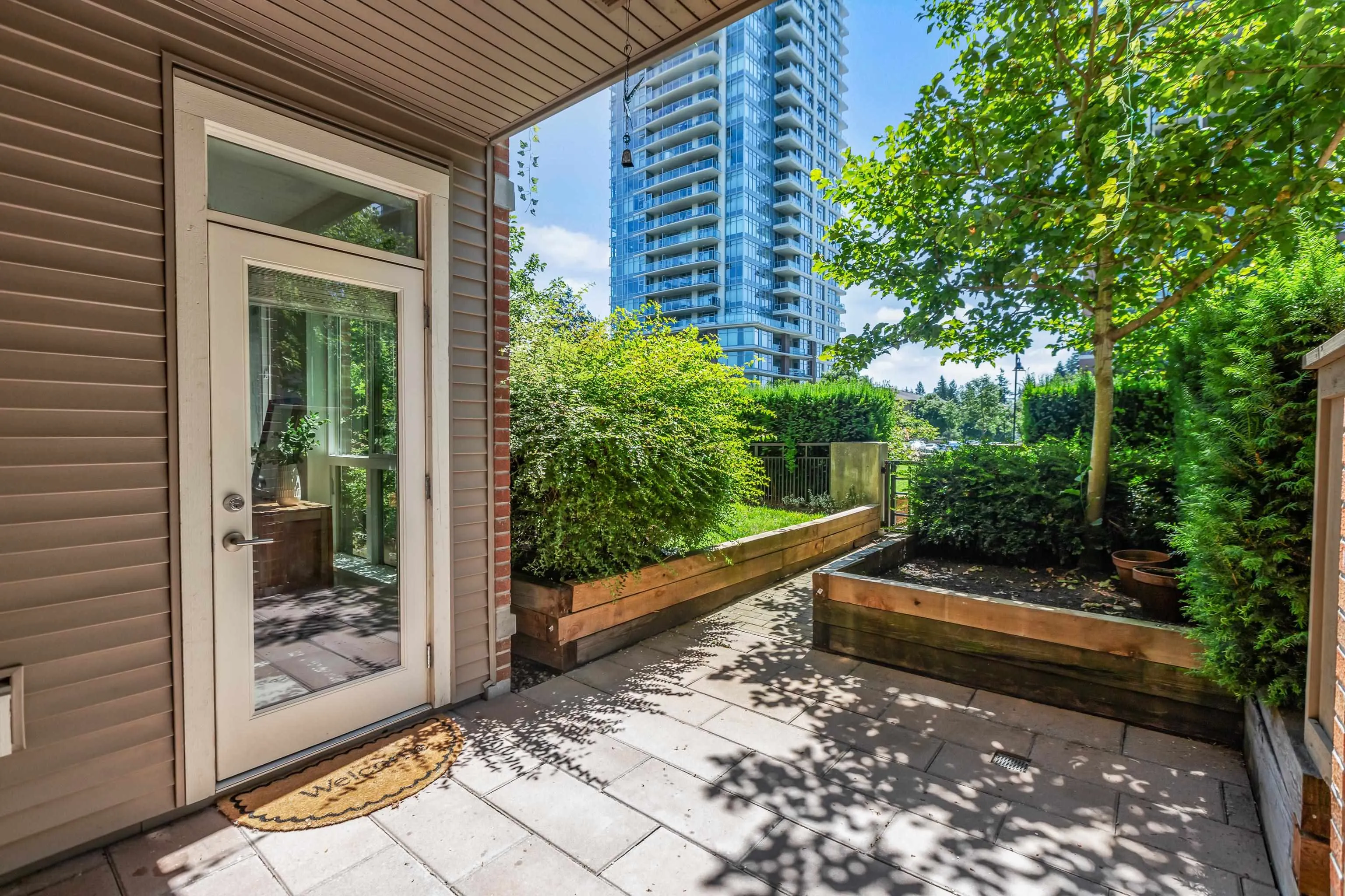 102 1135 Windsor Mews