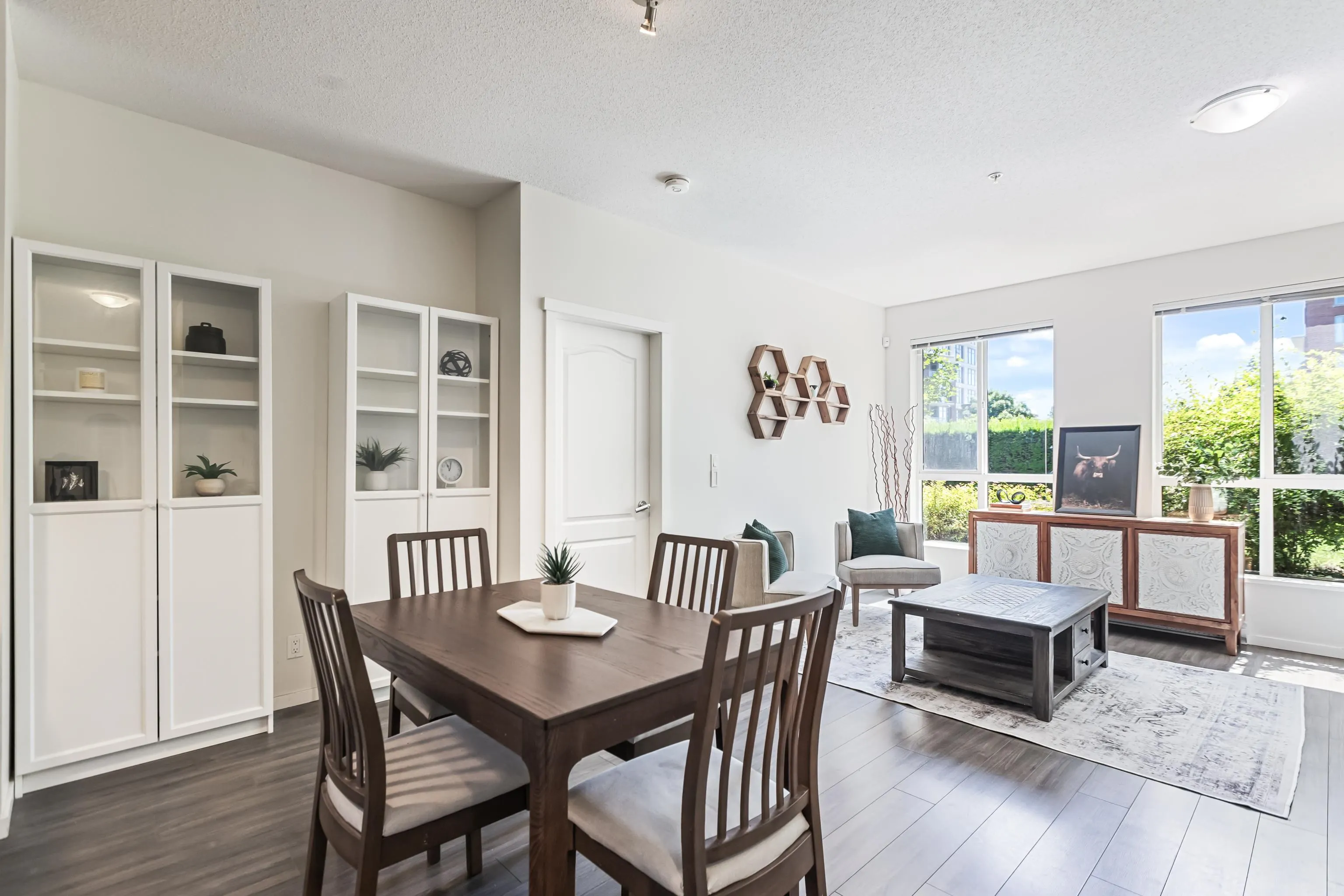 102 1135 Windsor Mews