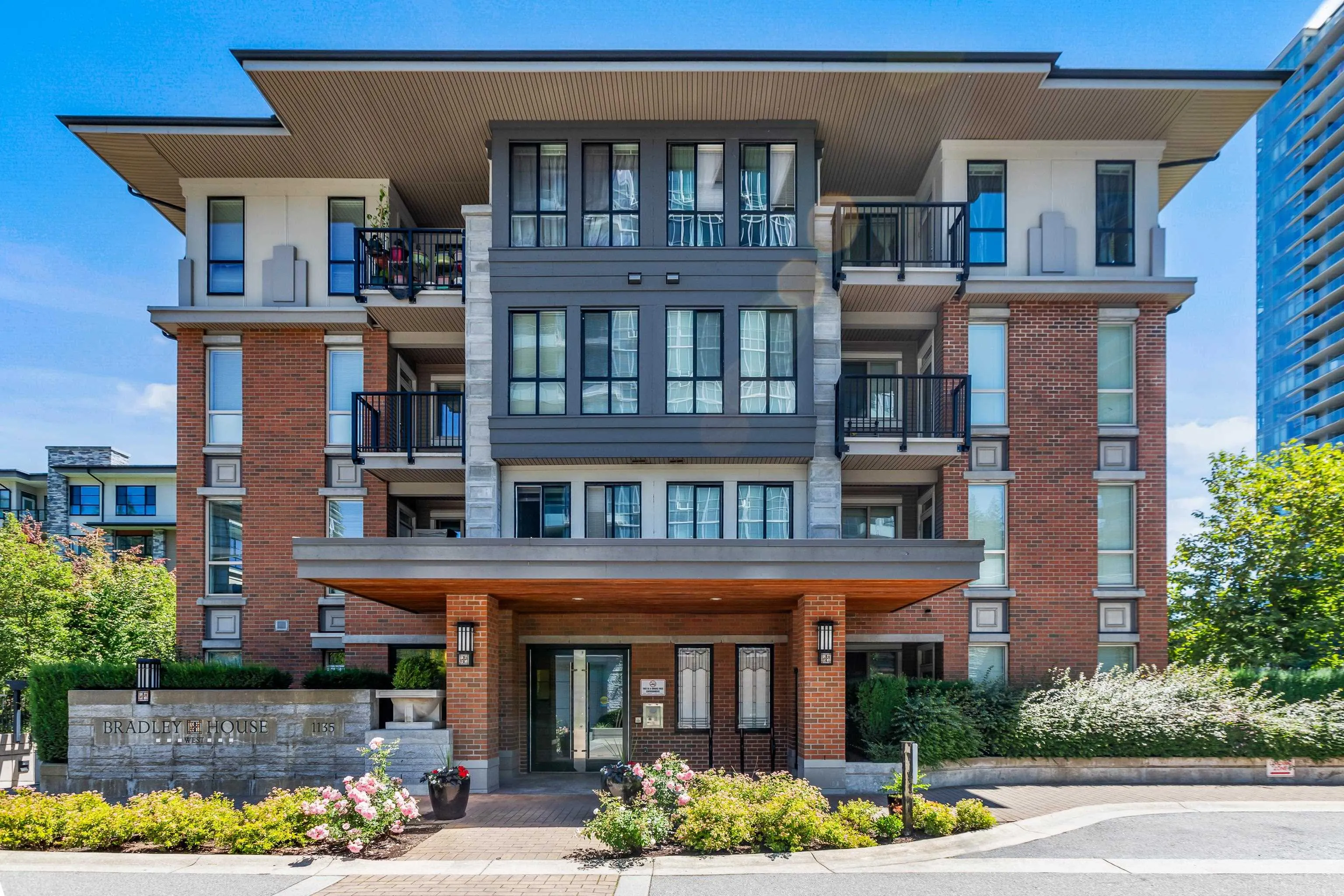 102 1135 Windsor Mews