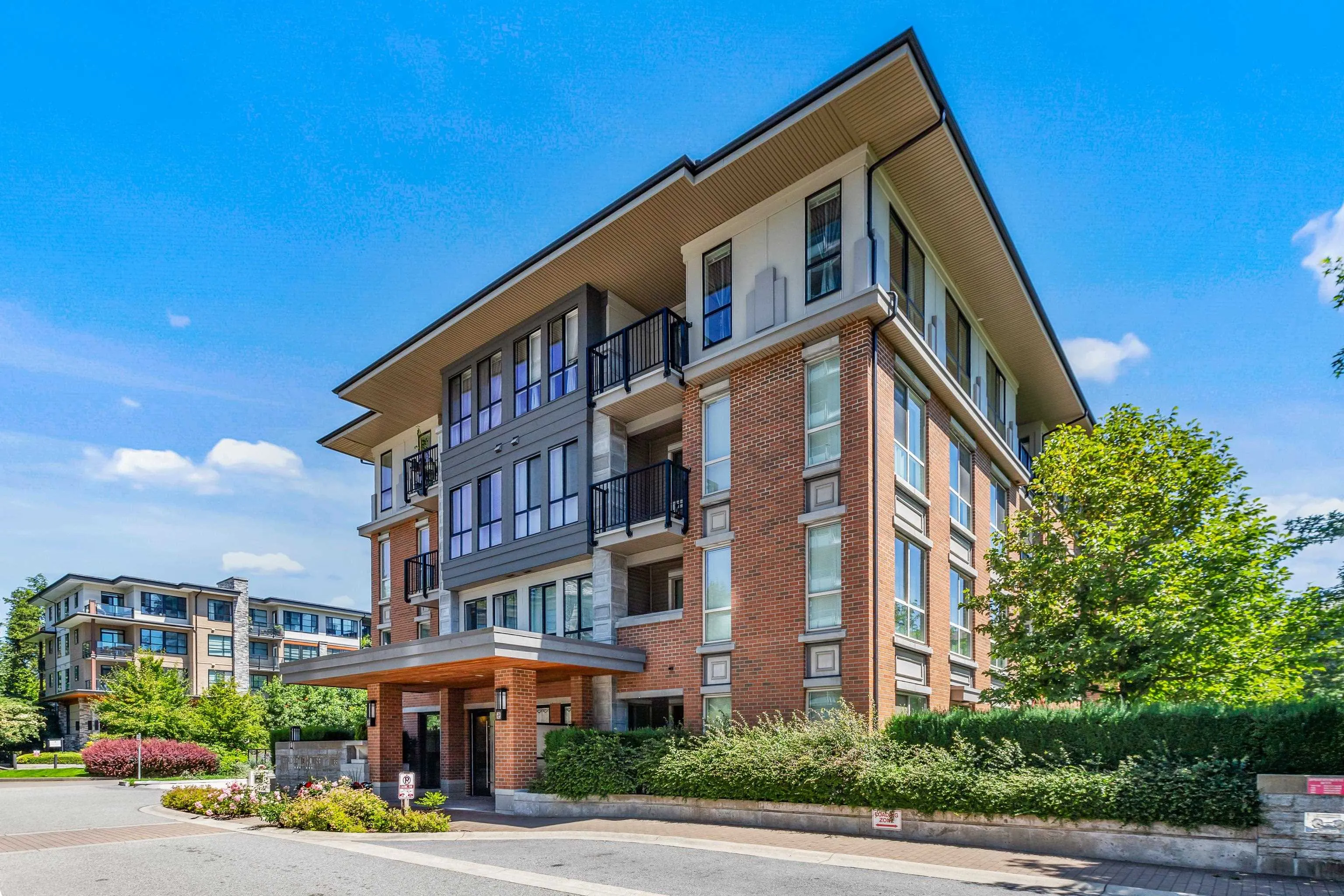 102 1135 Windsor Mews
