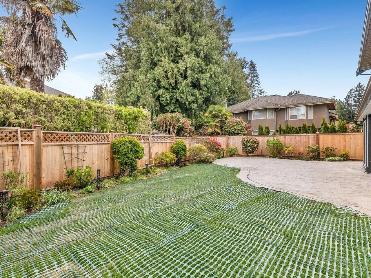 810 English Bluff Road