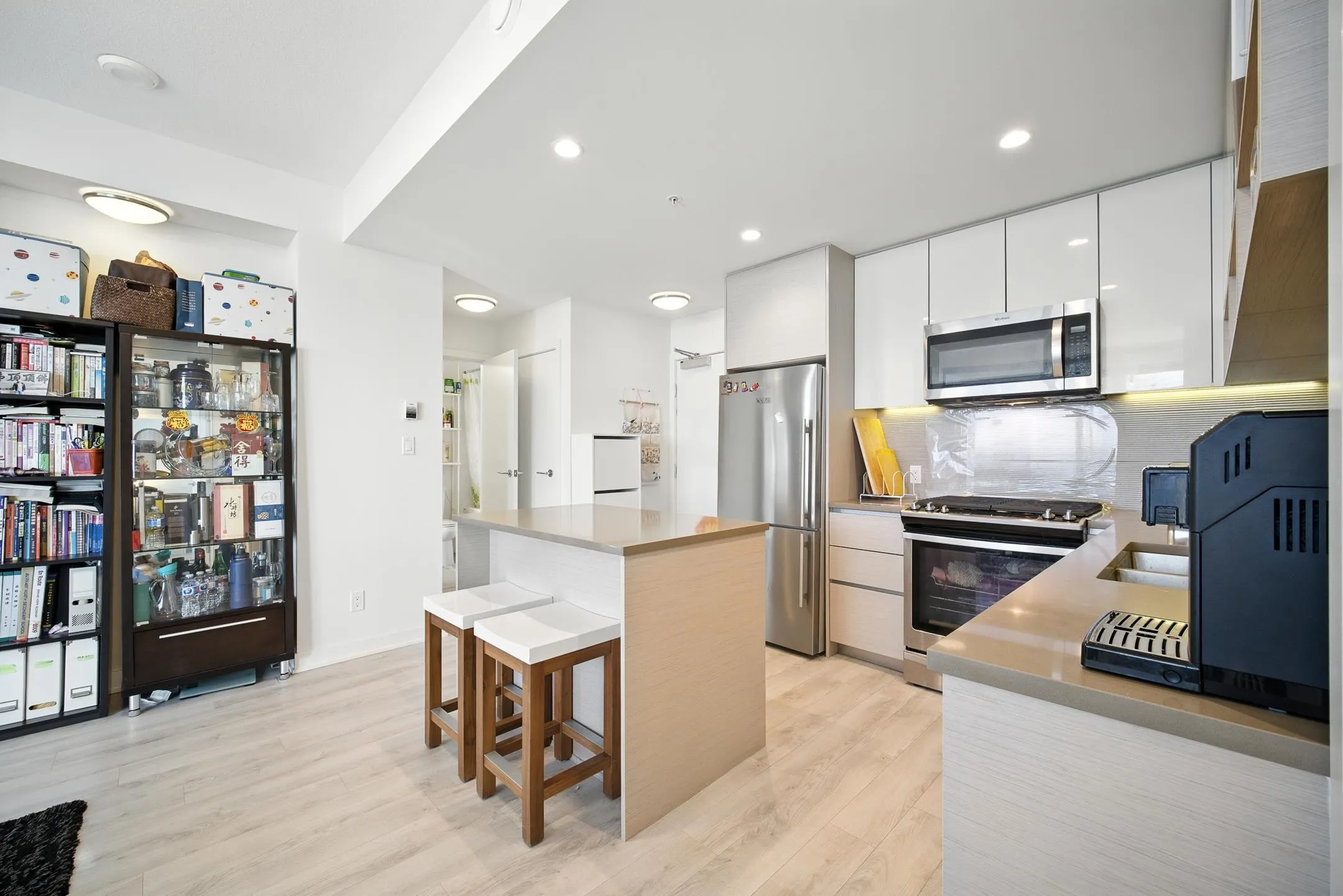 1106 8850 University Crescent