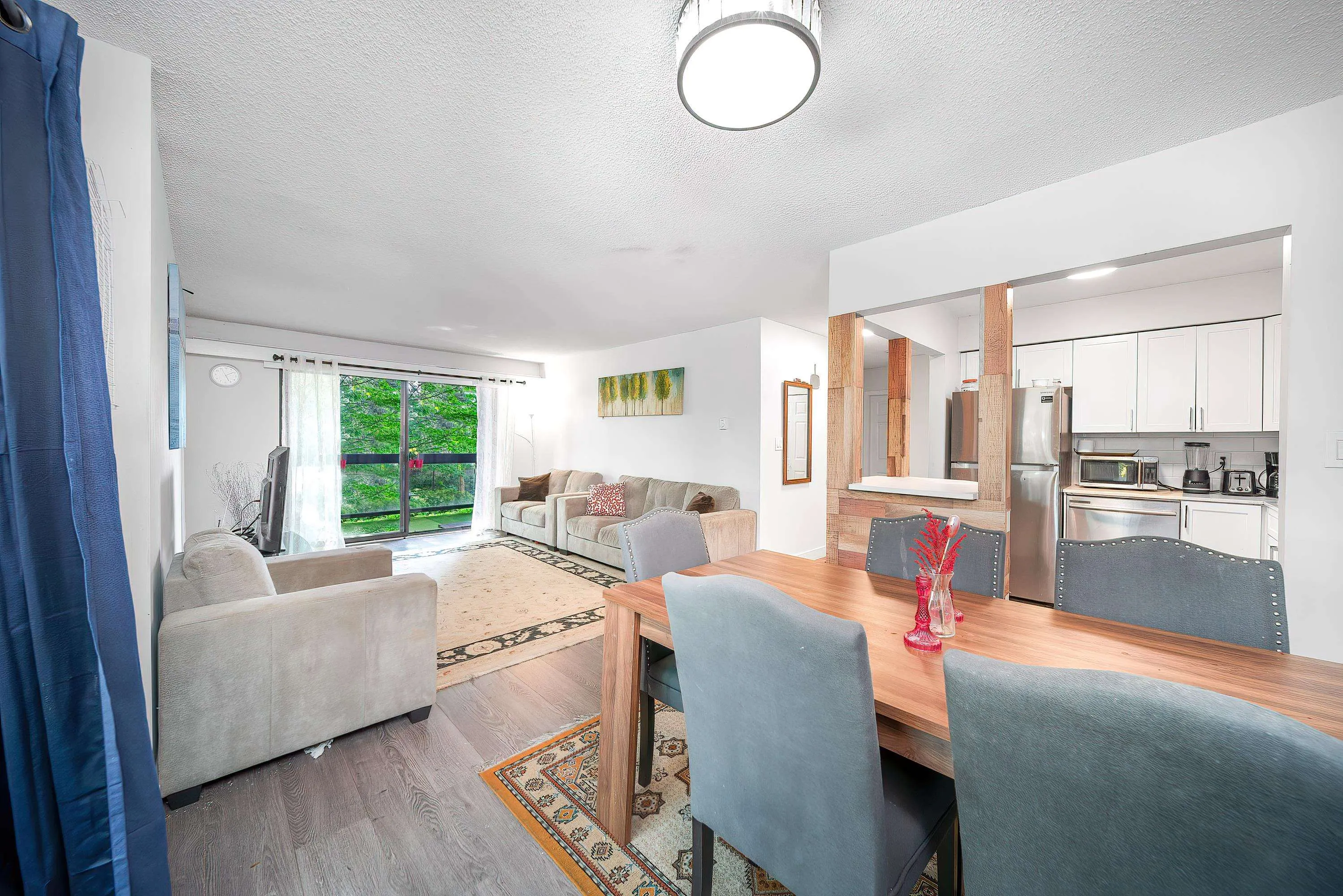 206 6105 Kingsway