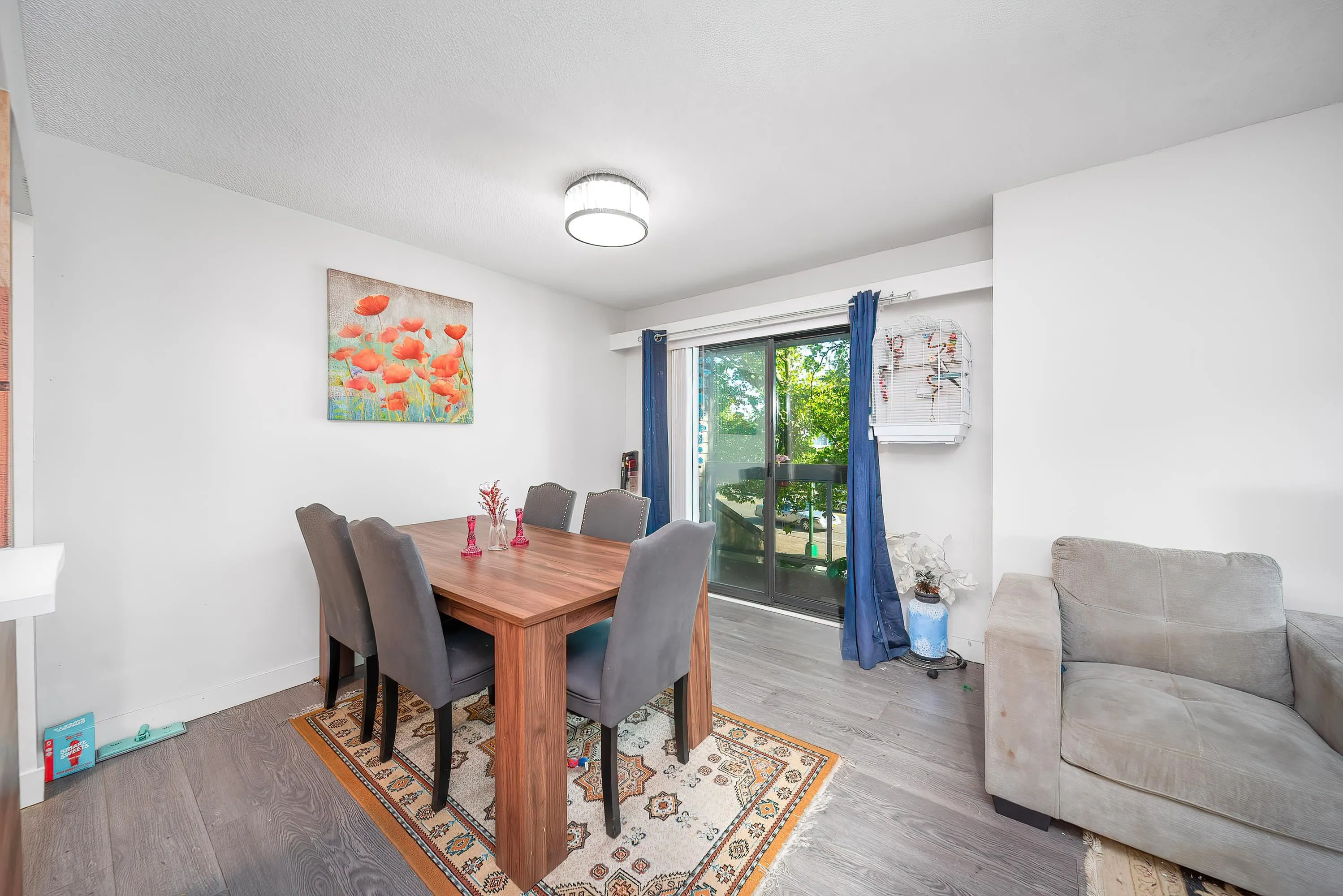206 6105 Kingsway