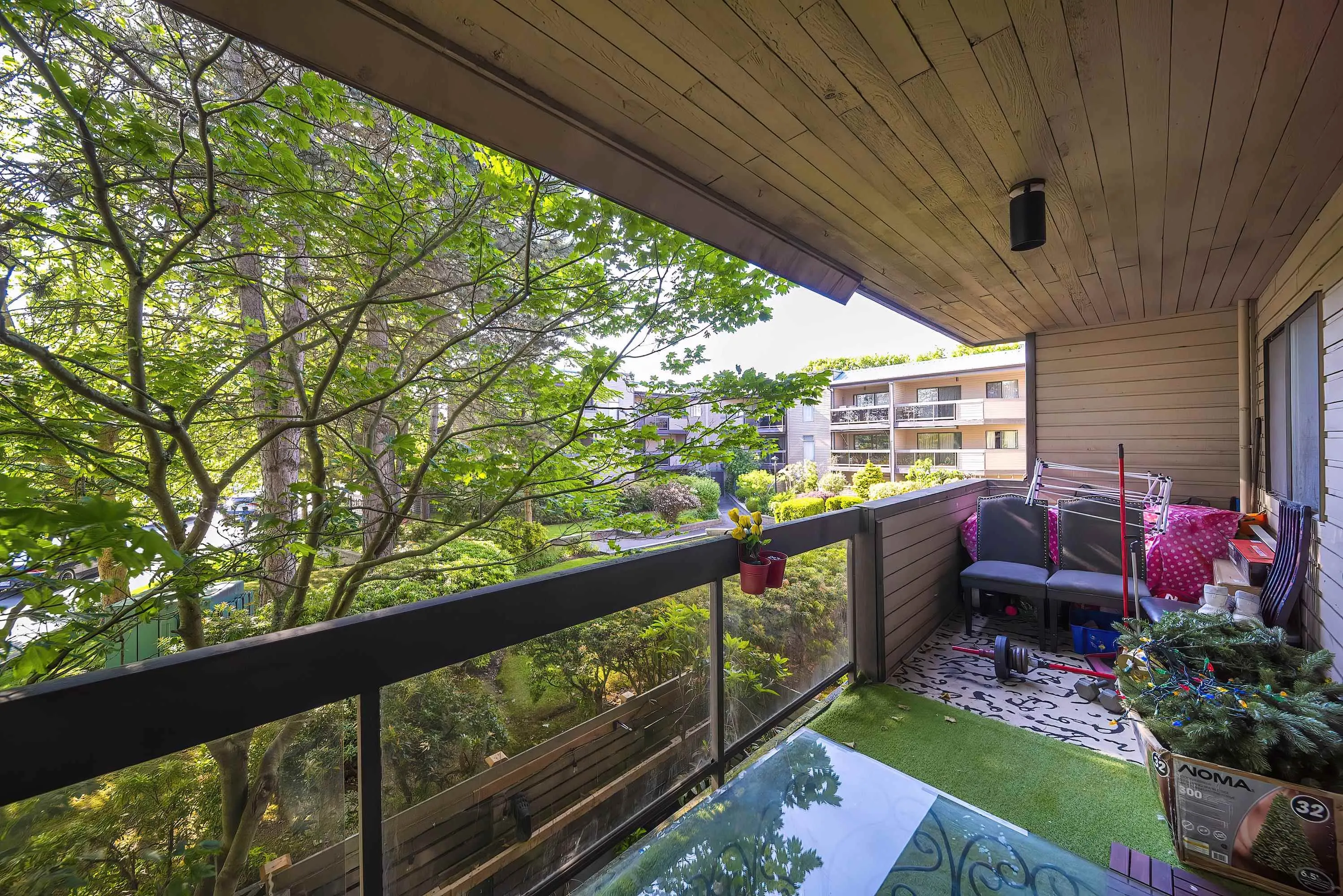 206 6105 Kingsway