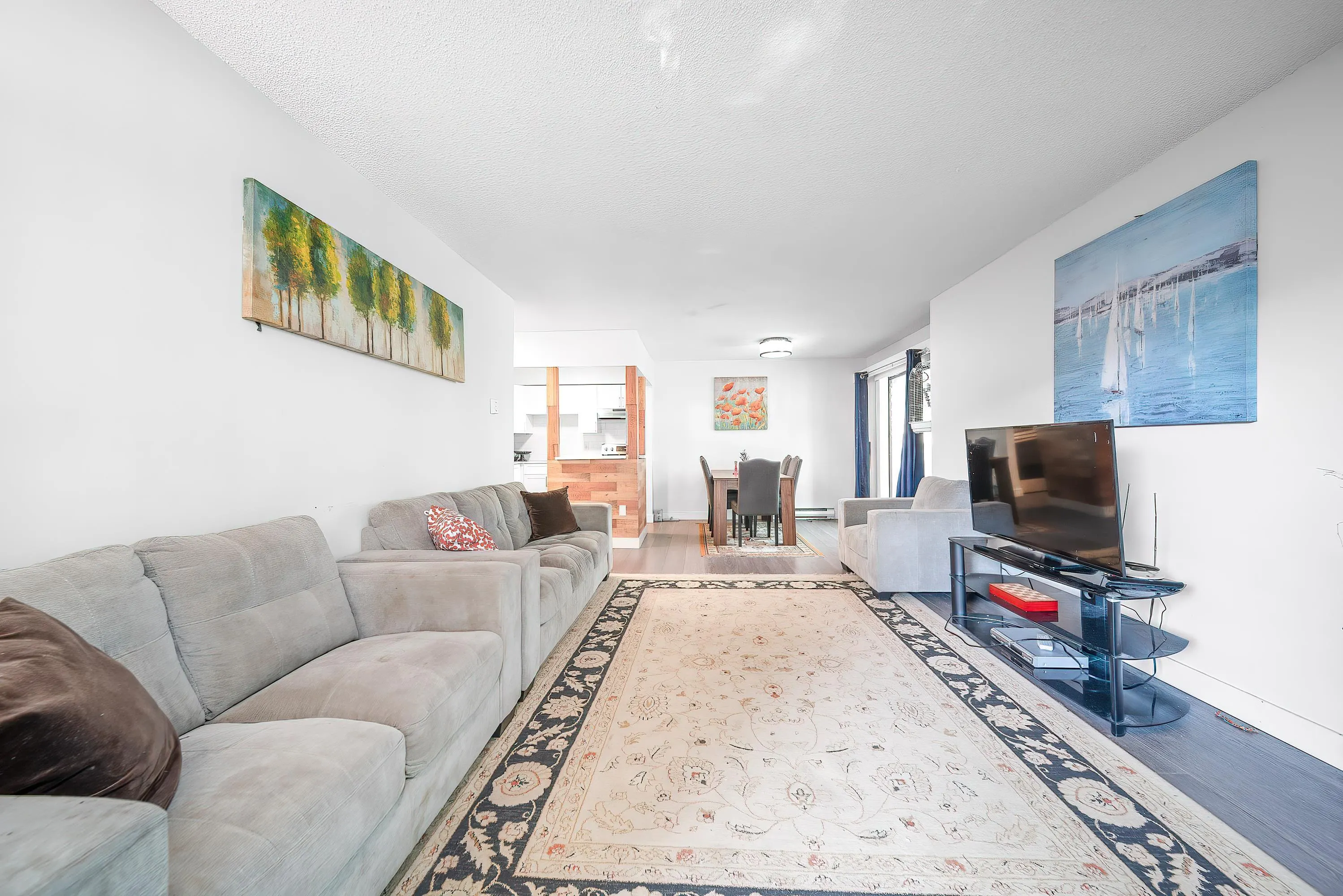 206 6105 Kingsway