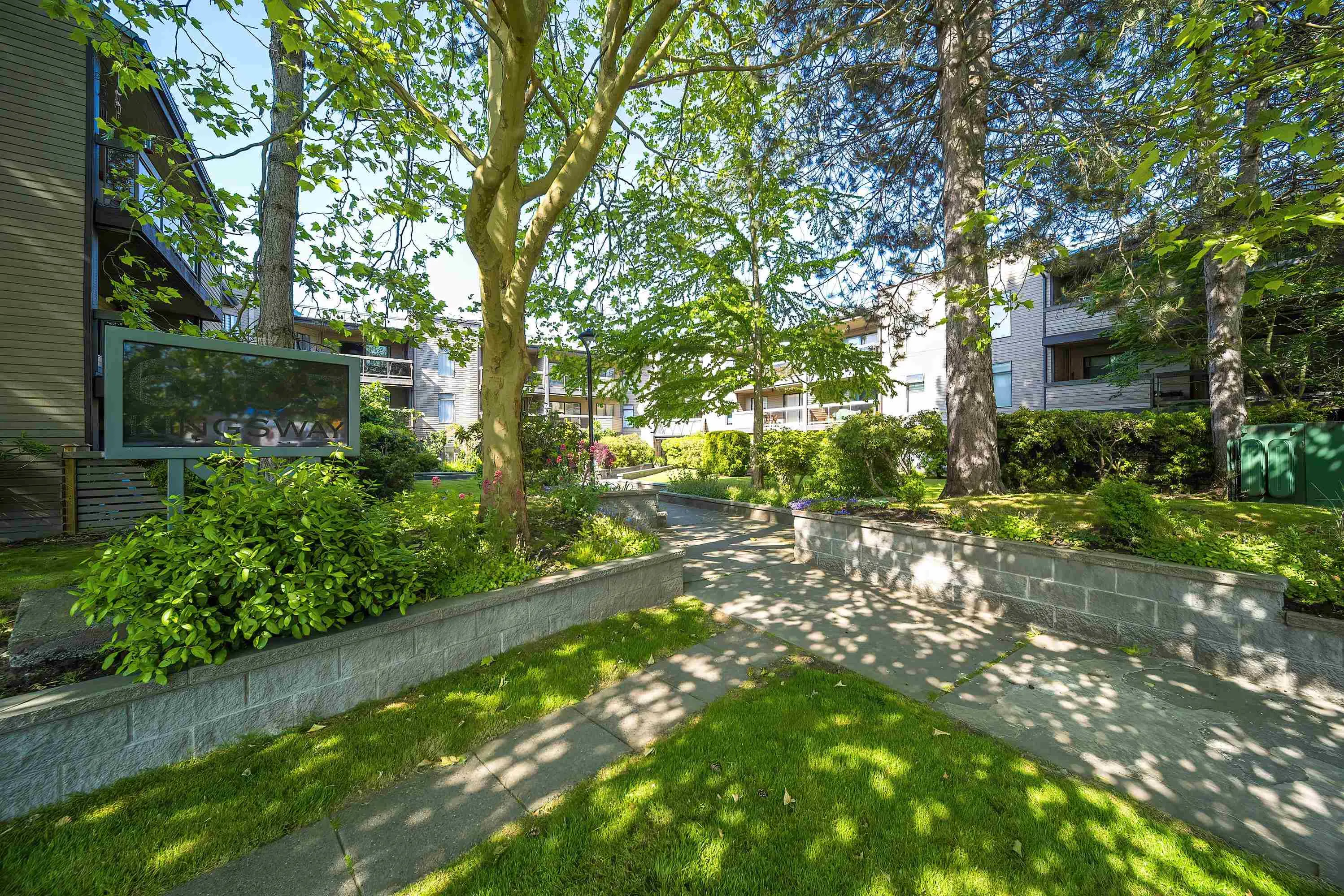 206 6105 Kingsway