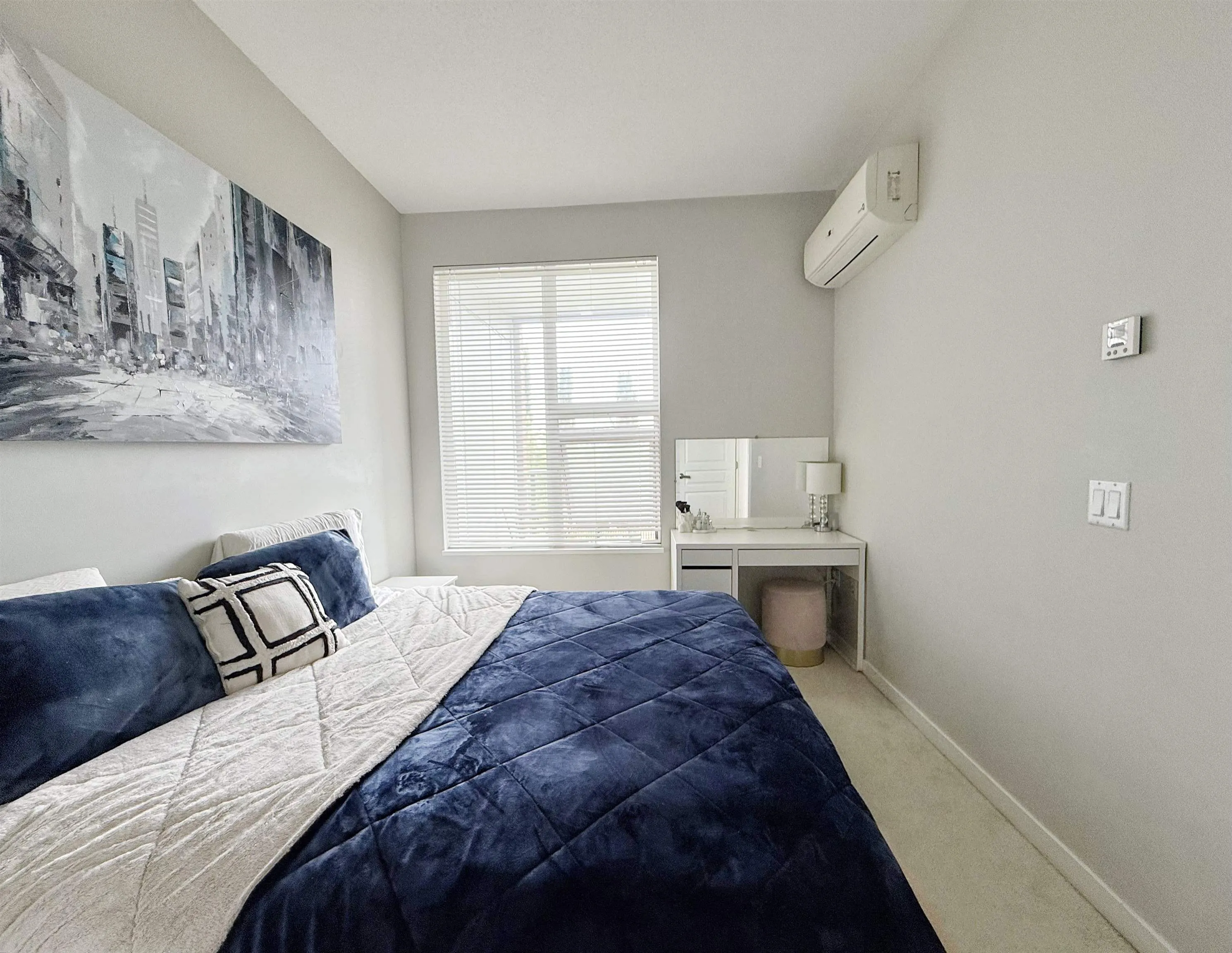 303 9399 Alexandra Road