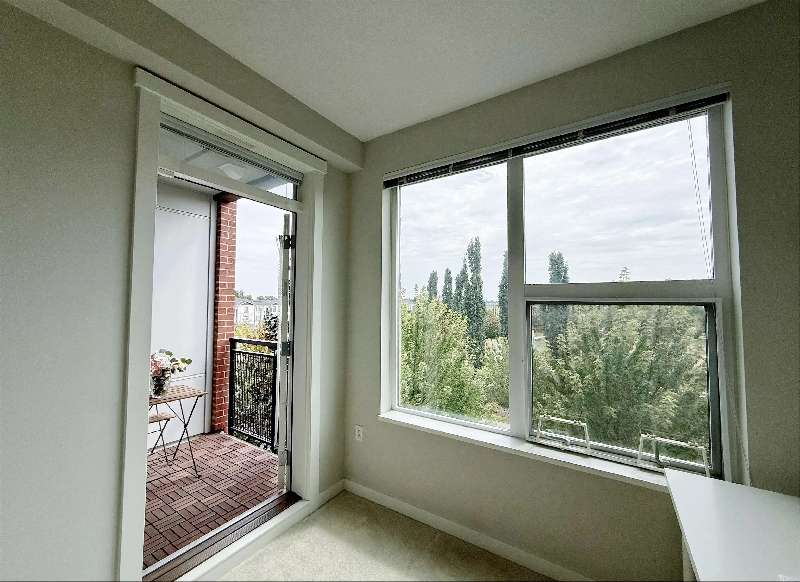303 9399 Alexandra Road
