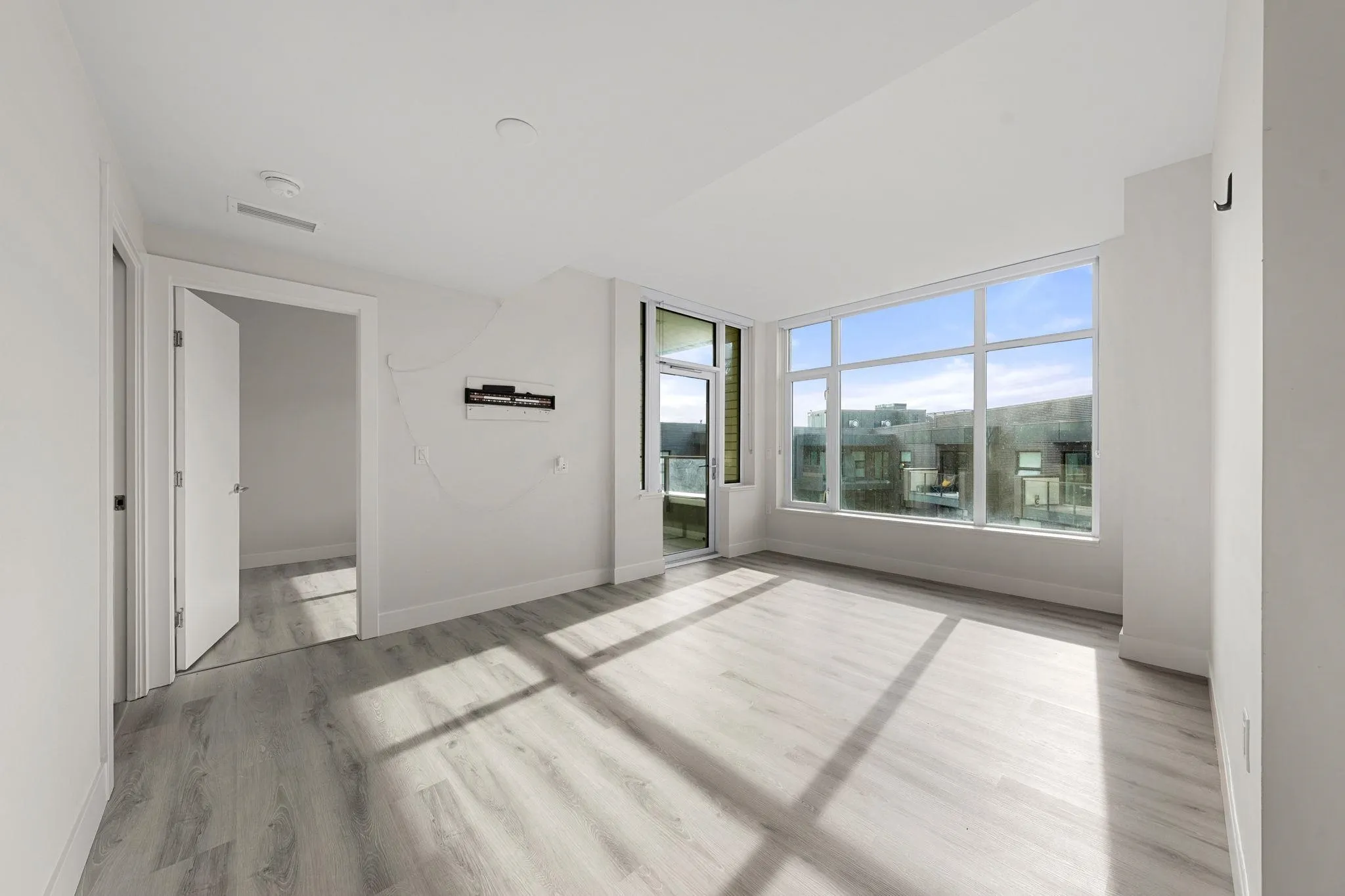 609 3451 Sawmill Crescent