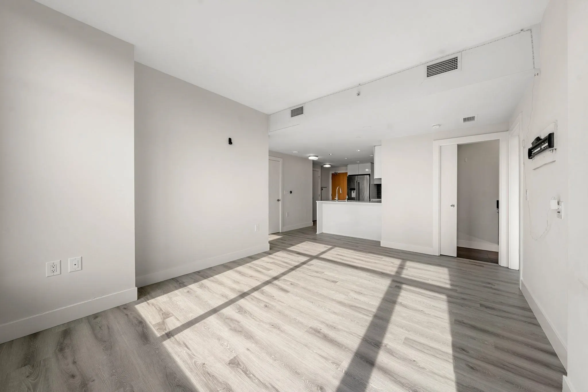 609 3451 Sawmill Crescent