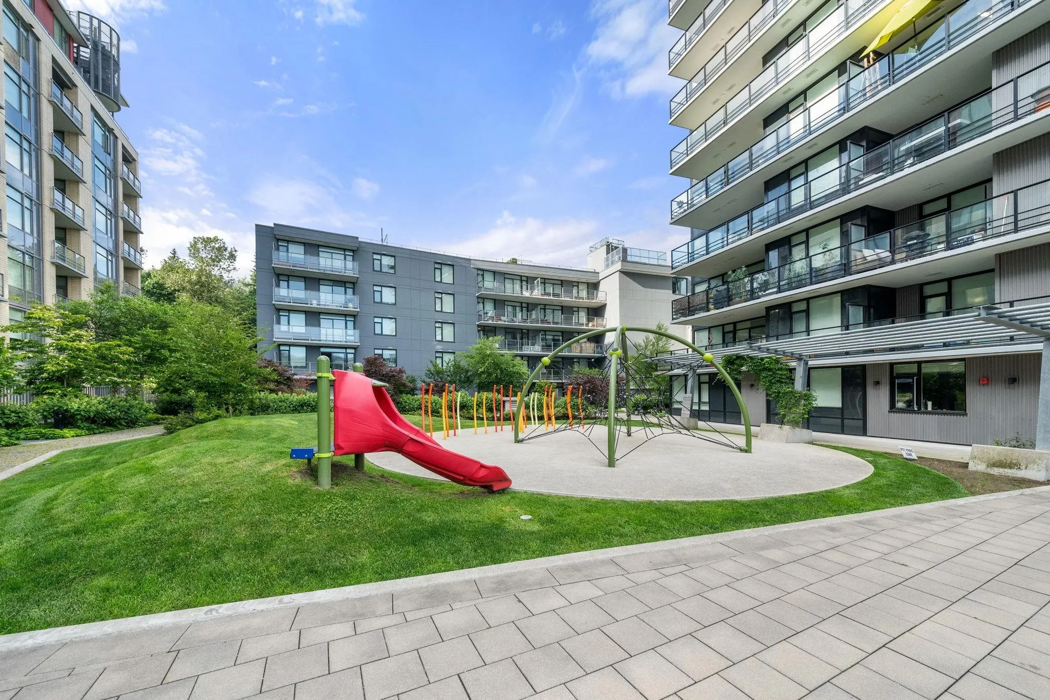609 3451 Sawmill Crescent