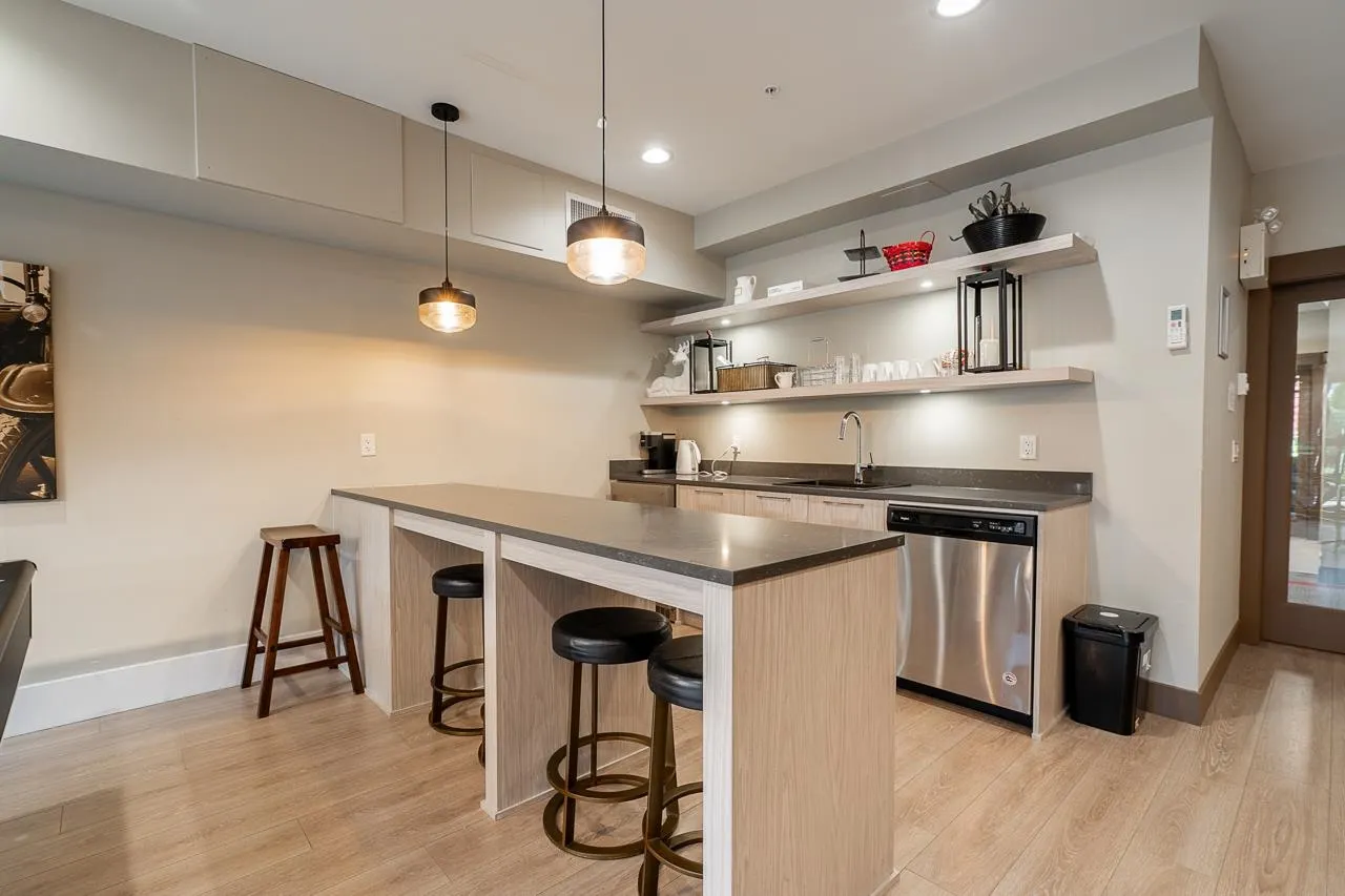 207 22087 49 Avenue
