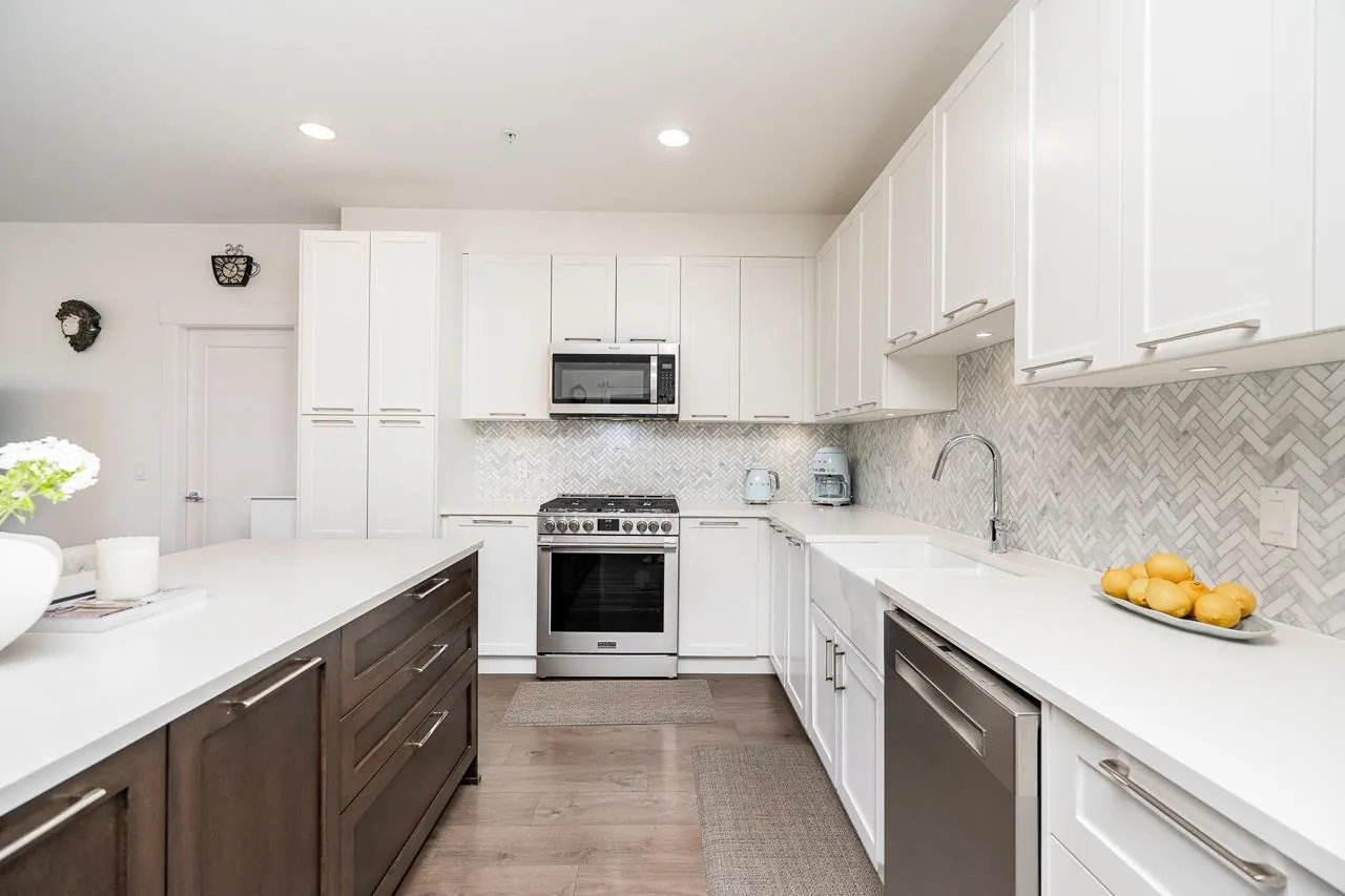 207 22087 49 Avenue