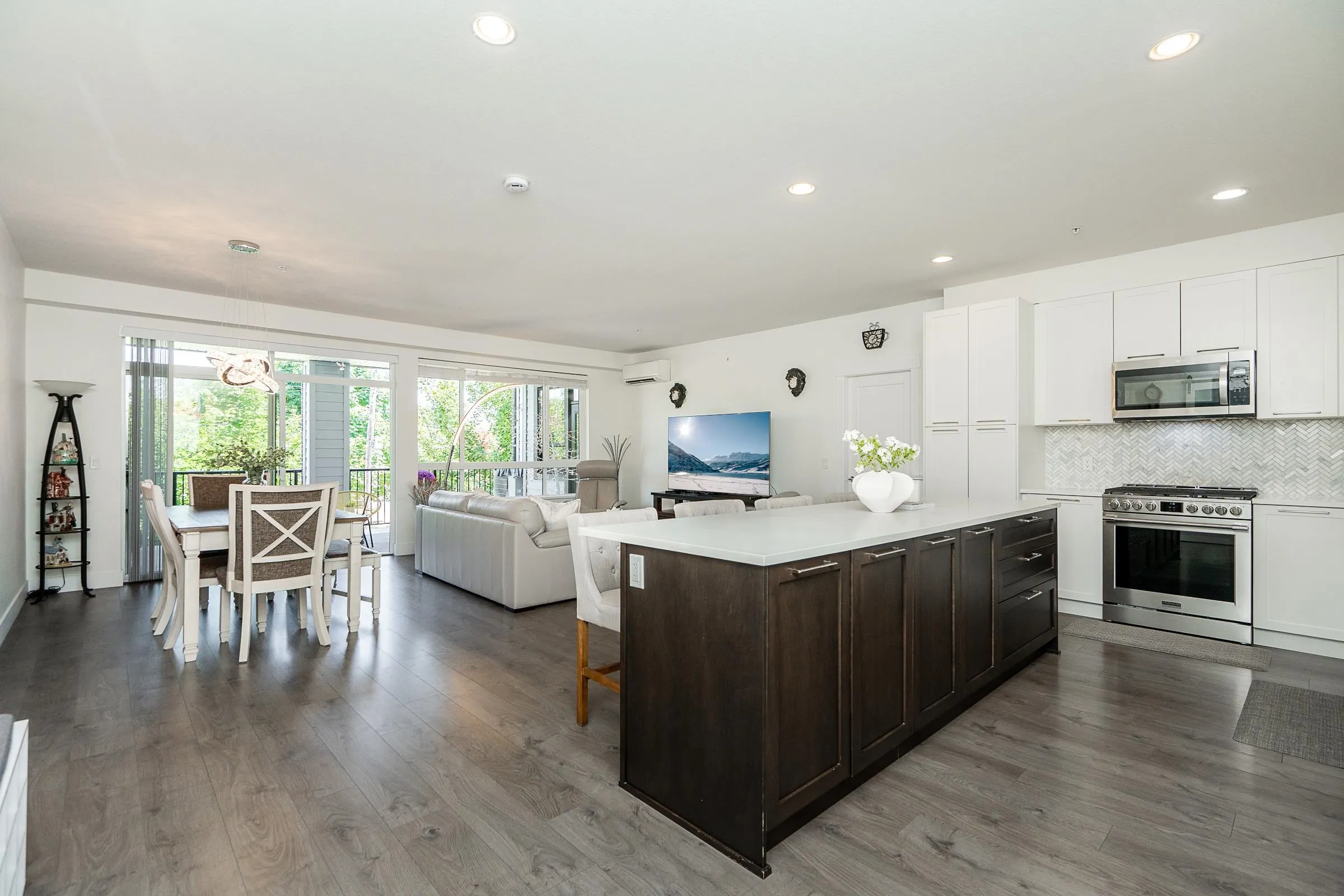207 22087 49 Avenue