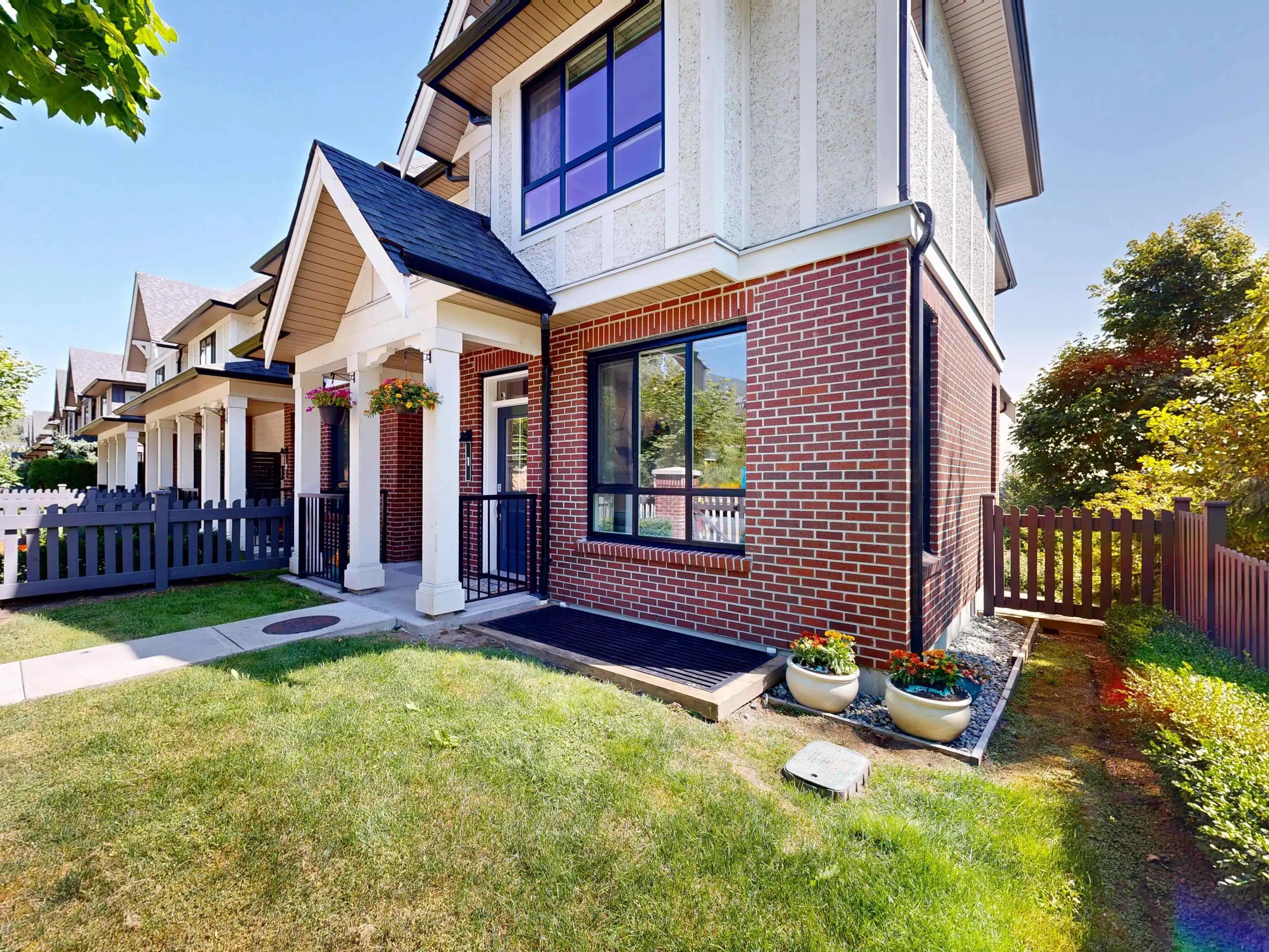 1 3500 Burke Village Promenade
