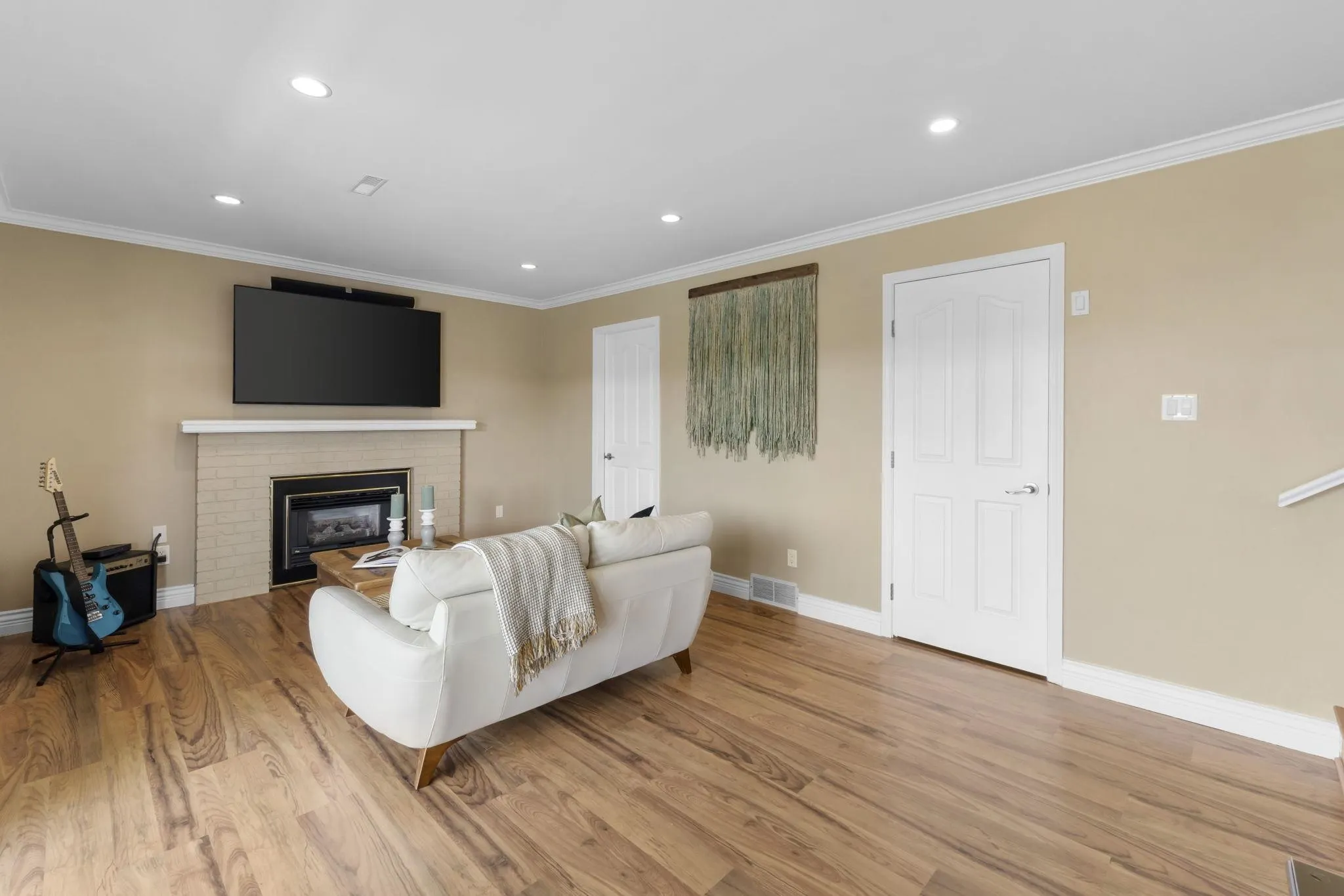 22098 Kerry Crescent