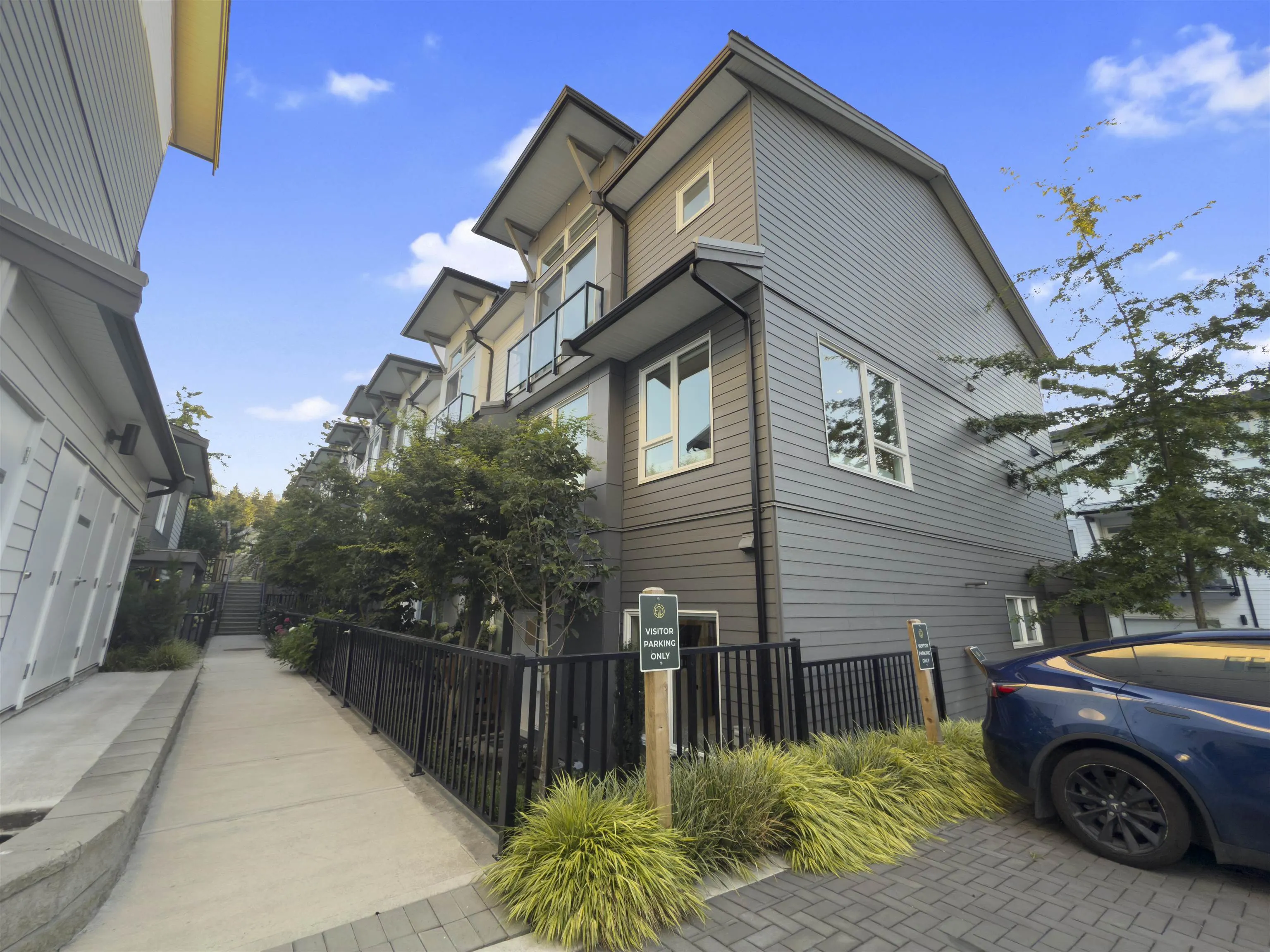 24 15030 28 Avenue