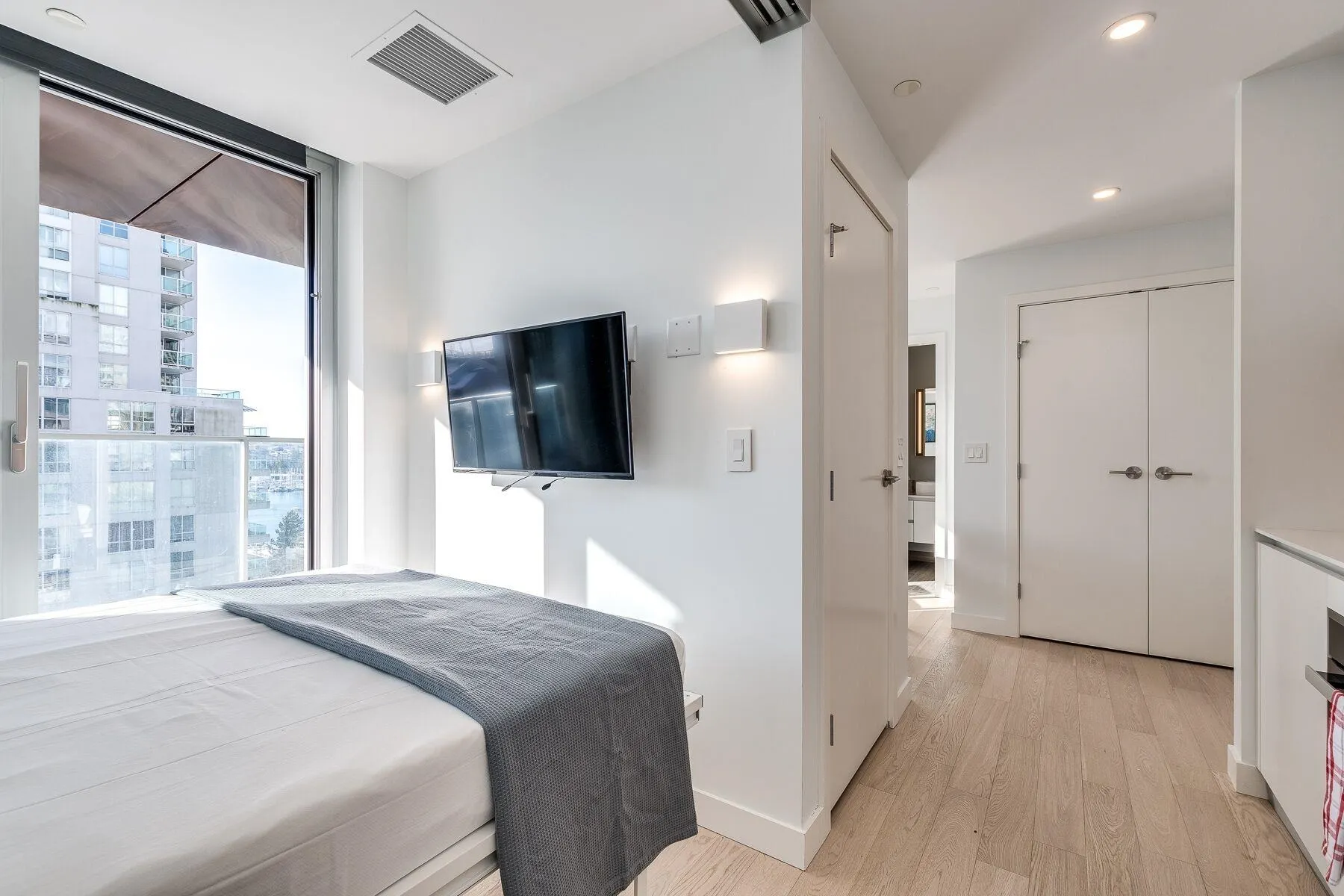 1603 1480 Howe Street