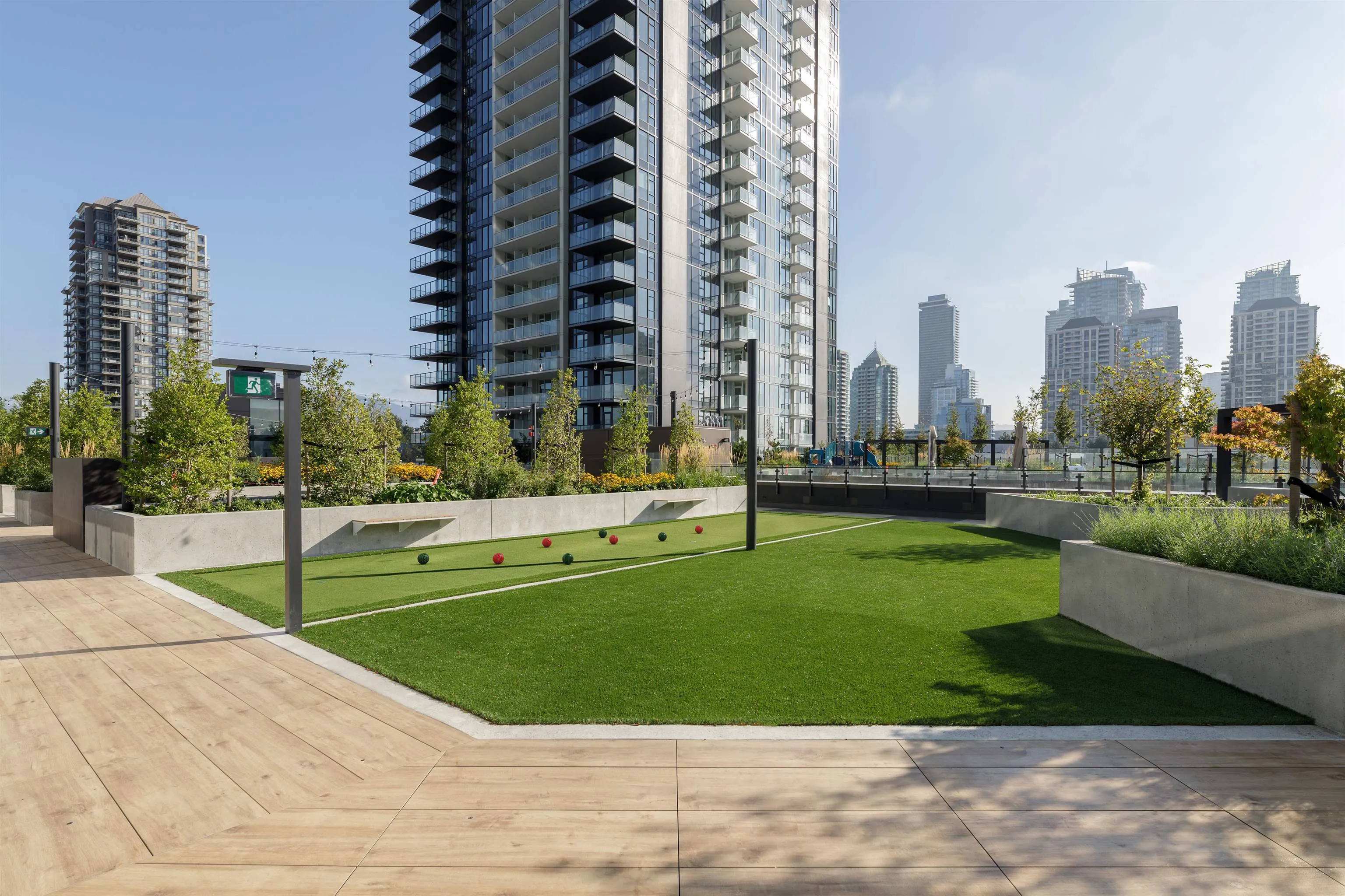 807 4168 Lougheed Highway