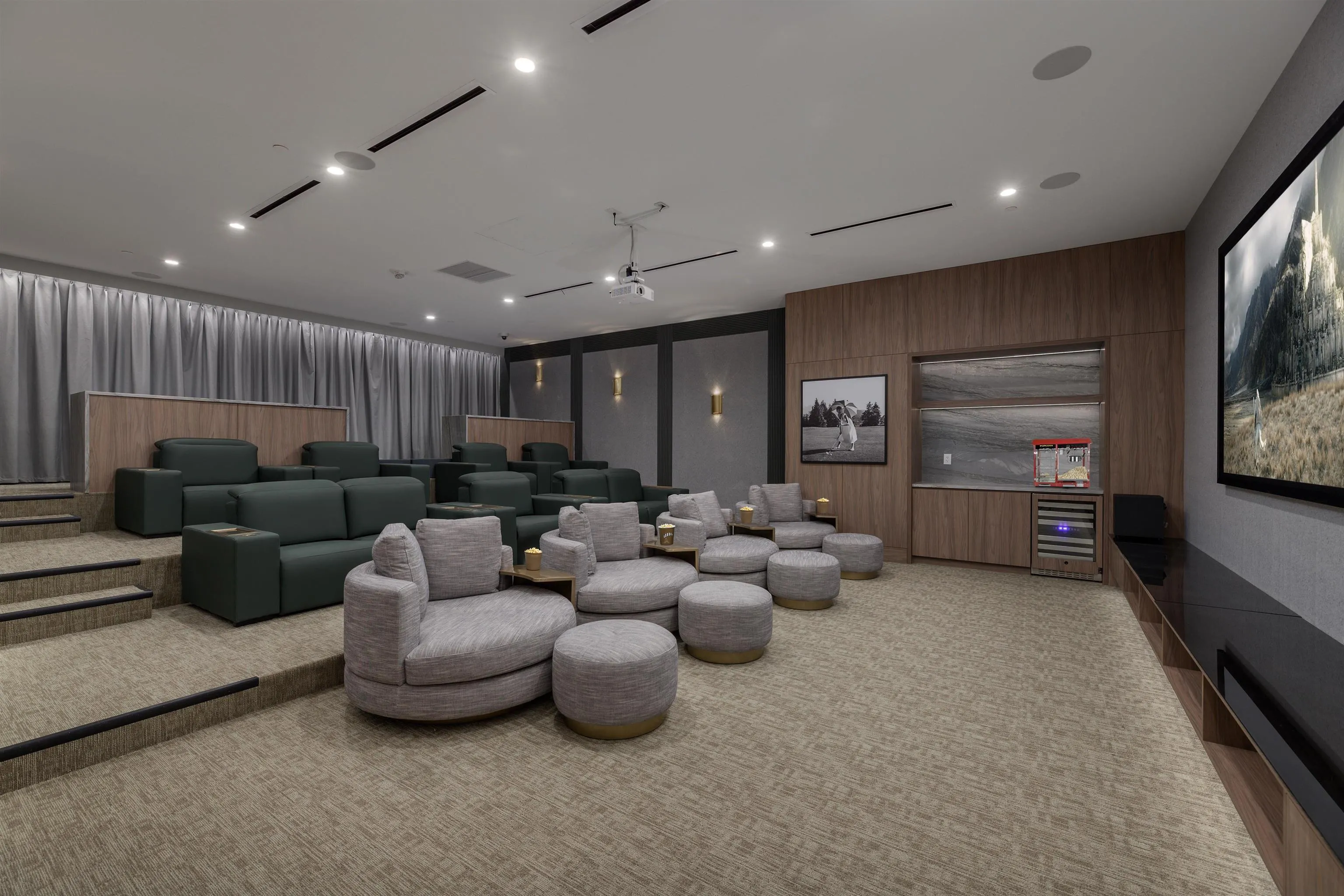 2307 4168 Lougheed Highway