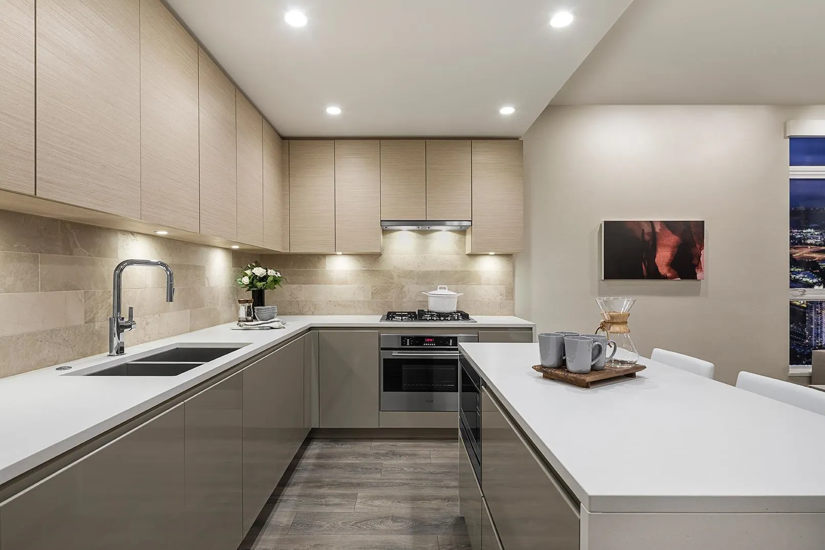 2307 4168 Lougheed Highway