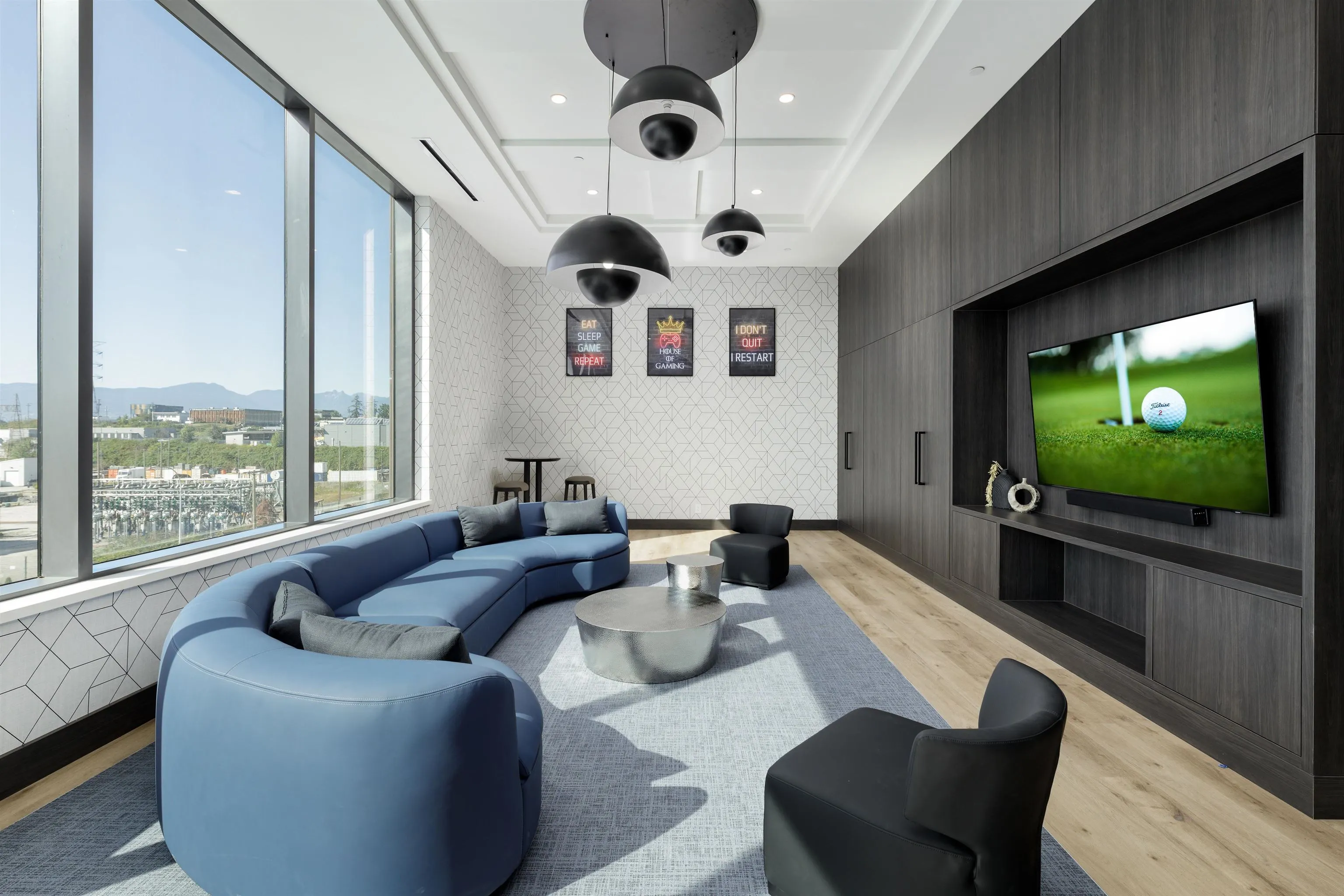 2307 4168 Lougheed Highway